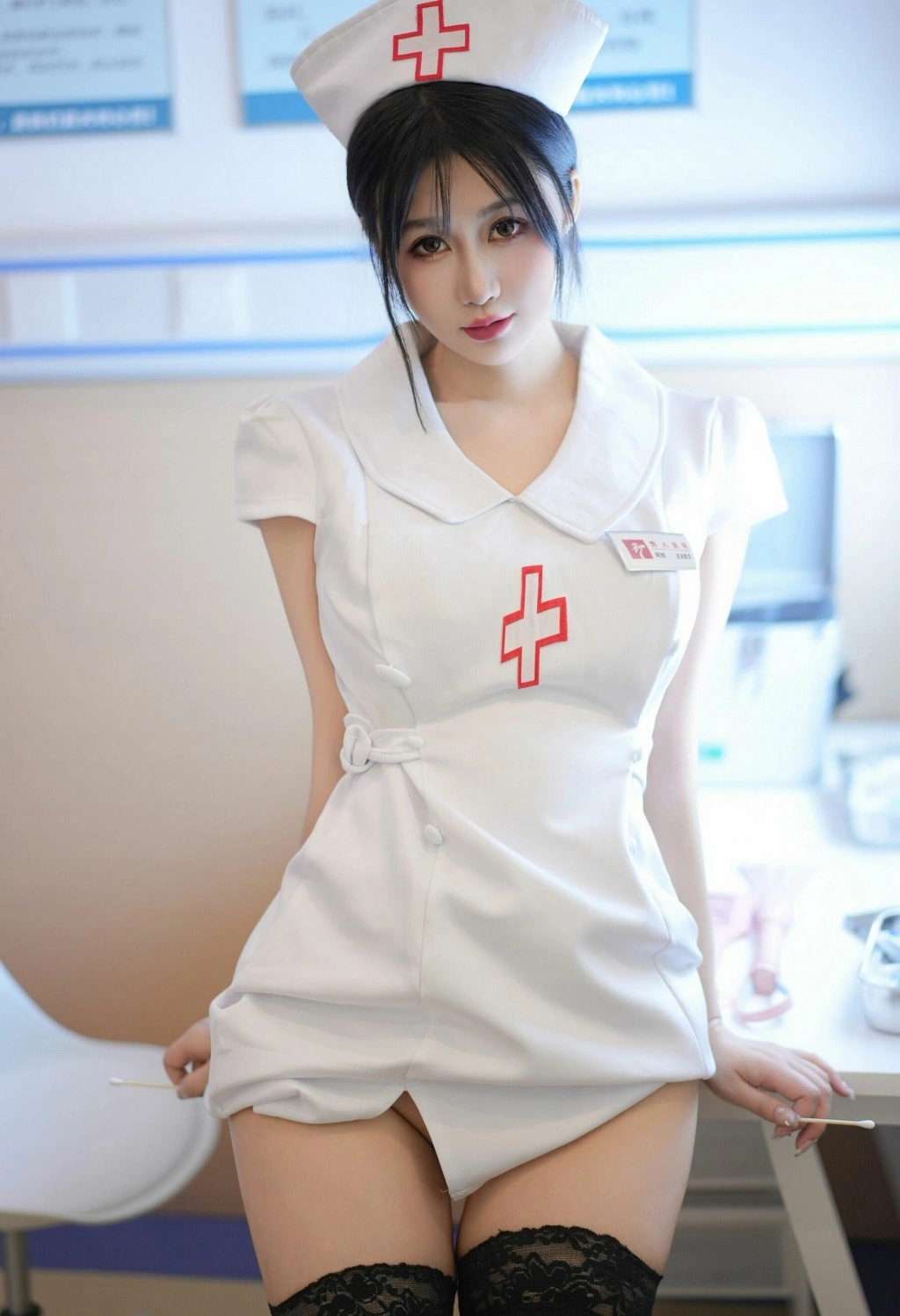 秀人网 laura阿姣 魅惑私拍写真 身着黑色丝袜的护士造型