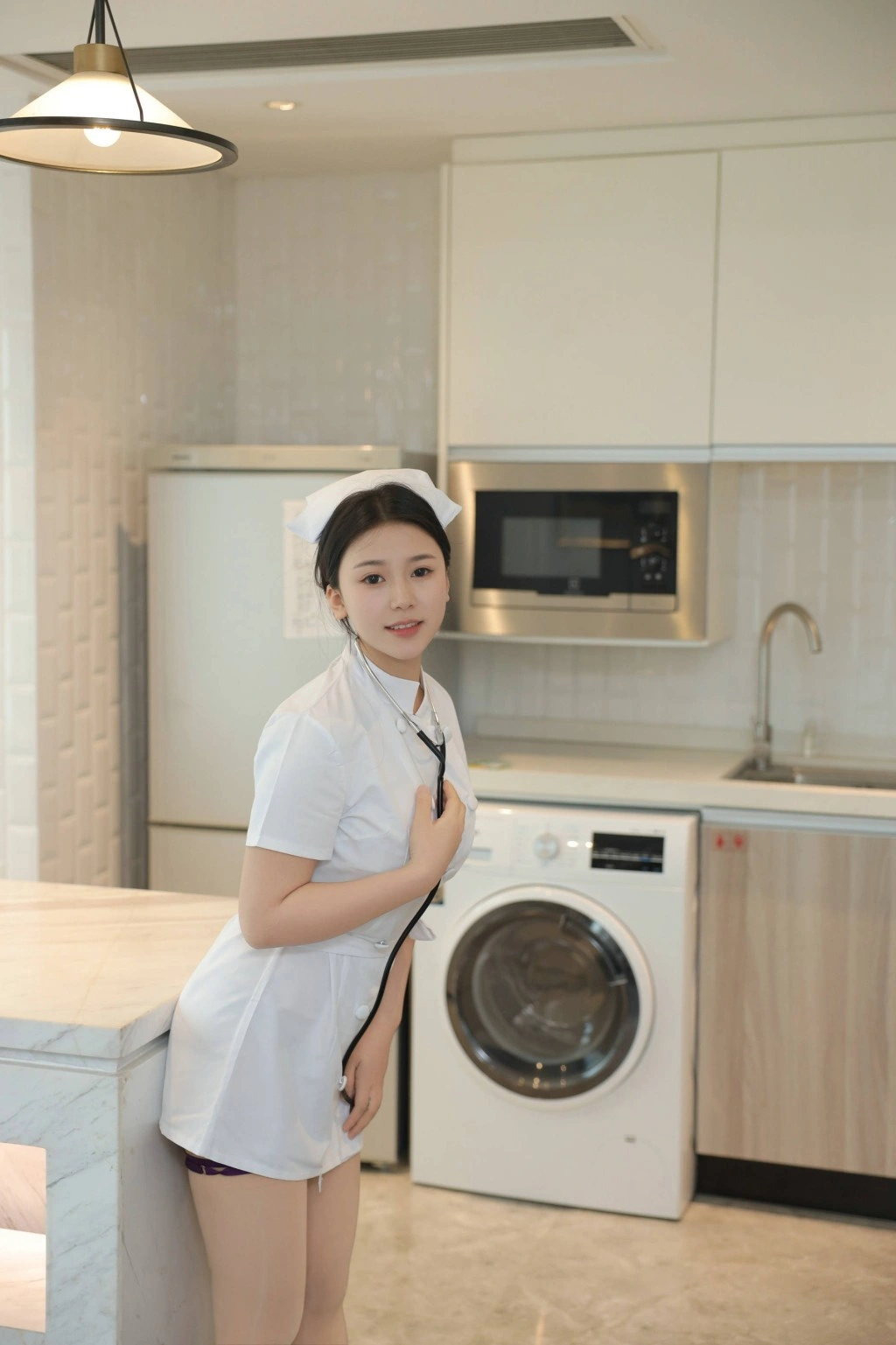 秀人网 林嘉馨 内购私拍写真 性感护士造型吸睛展现极致魅力