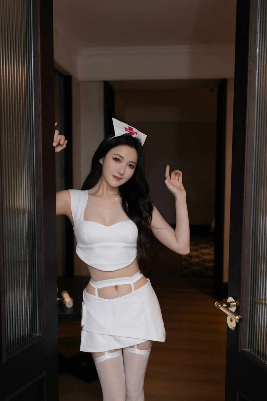 秀人网 鱼子酱 纯白护士装魅惑私拍写真插图 秀人网 鱼子酱 纯白护士装魅惑私拍写真