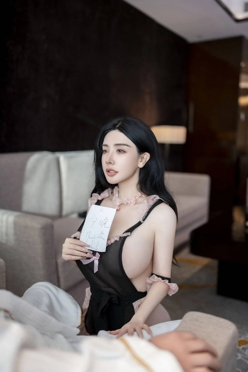 秀人网 潘思沁 性感女仆魅惑私拍摄影写真