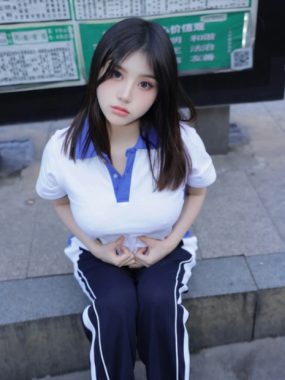 秀人网豆瓣酱 魅惑私拍写真 公交车站场景拍摄