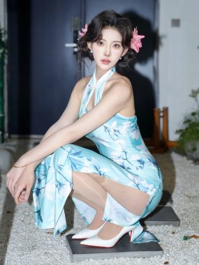 秀人网 梨霜儿 内购版 《青瓷风韵》写真在线欣赏