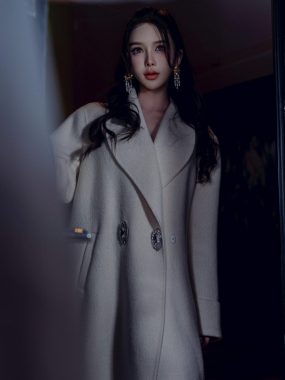 秀人网李丽莎 魅惑私拍写真 身着粉色内衣展现迷人风情