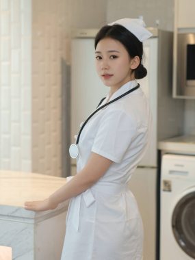 秀人网 林嘉馨 内购私拍写真 性感护士造型吸睛展现极致魅力