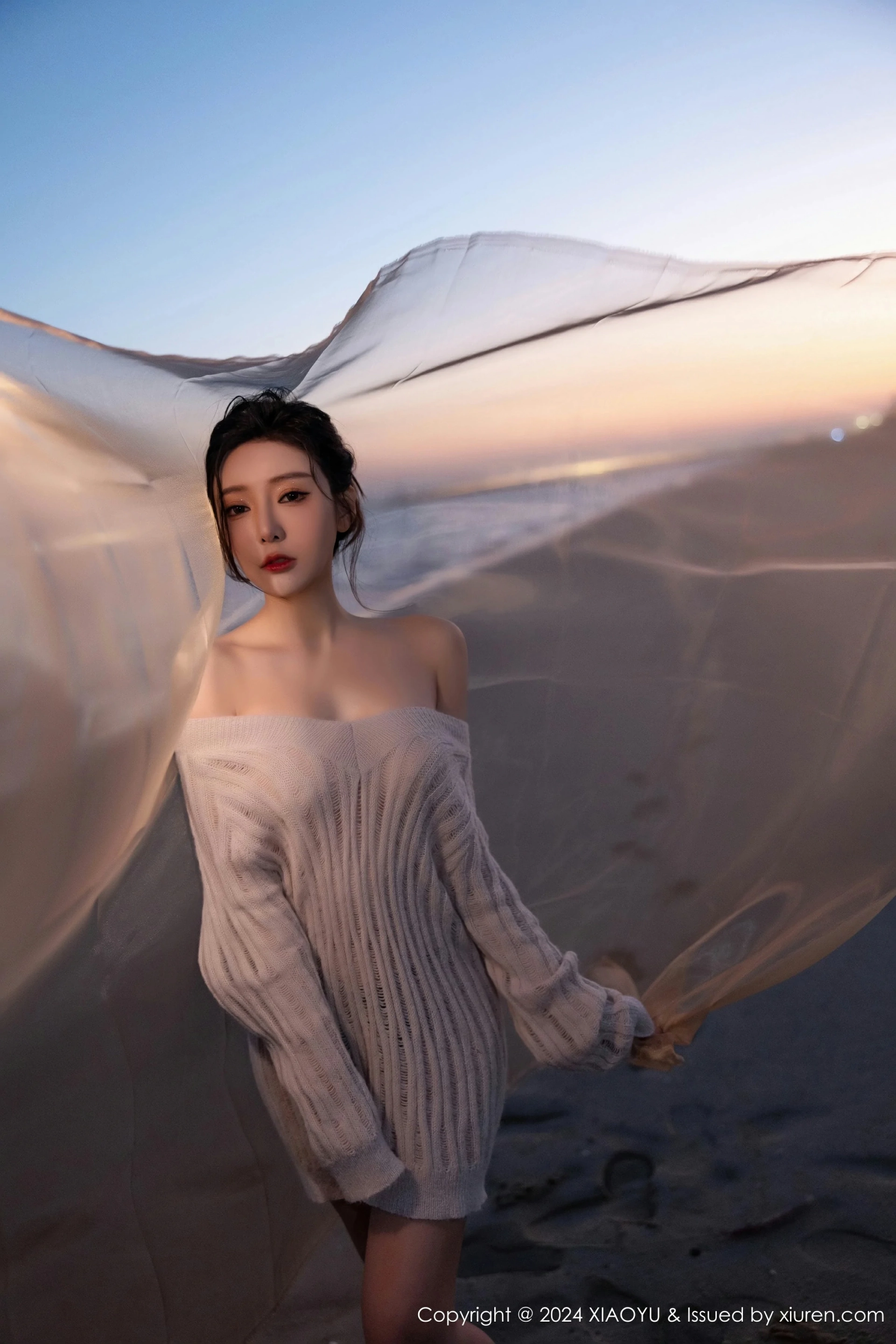 [XIAOYU语画界] VOL.1200 王馨瑶yanni 性感黑色内衣 诱人黑丝 海南旅拍写真 [90张]插图