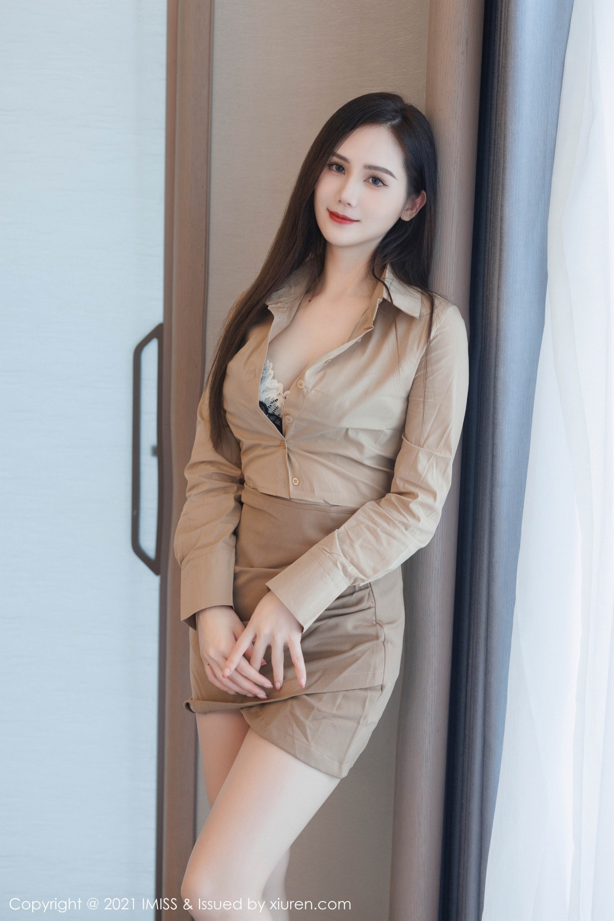 [IMISS爱蜜社] VOL.754 SISY思 黑色内衣 原色丝袜 性感写真 [35张]插图1