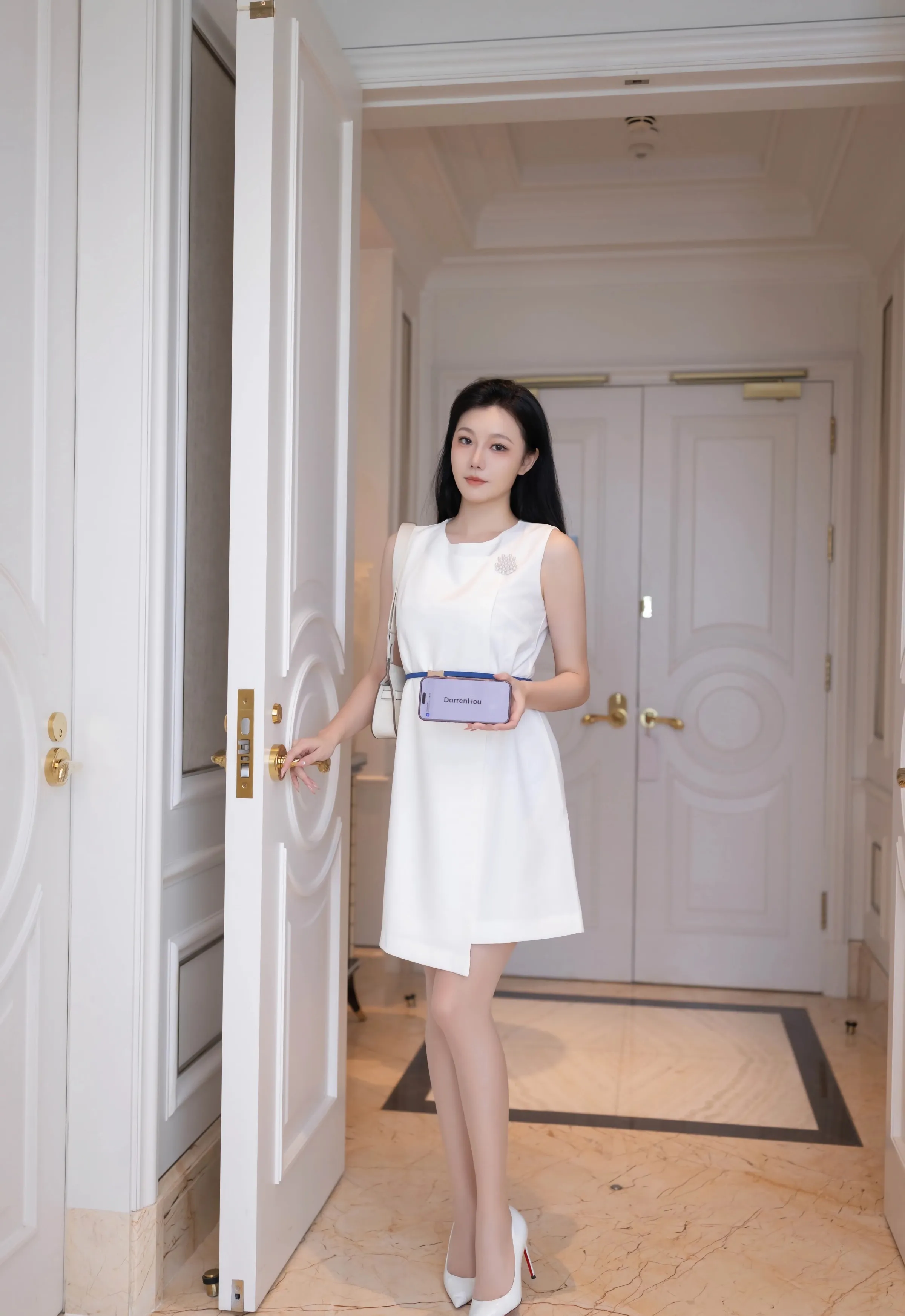 [XiuRen秀人网] No.10829 安然anran 性感蓝灰色内衣 珠海旅拍写真 [80张]