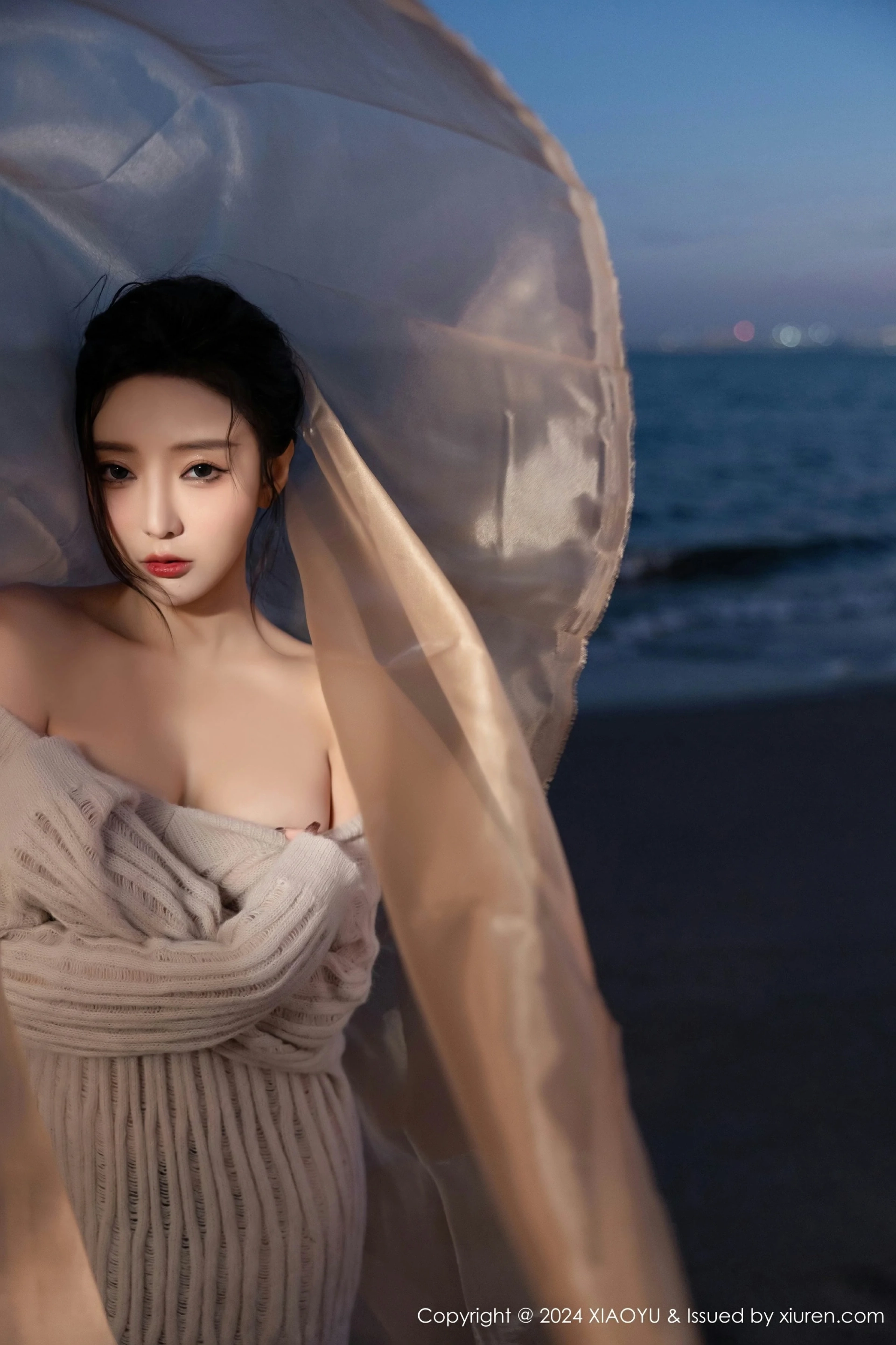 [XIAOYU语画界] VOL.1200 王馨瑶yanni 性感黑色内衣 诱人黑丝 海南旅拍写真 [90张]插图1