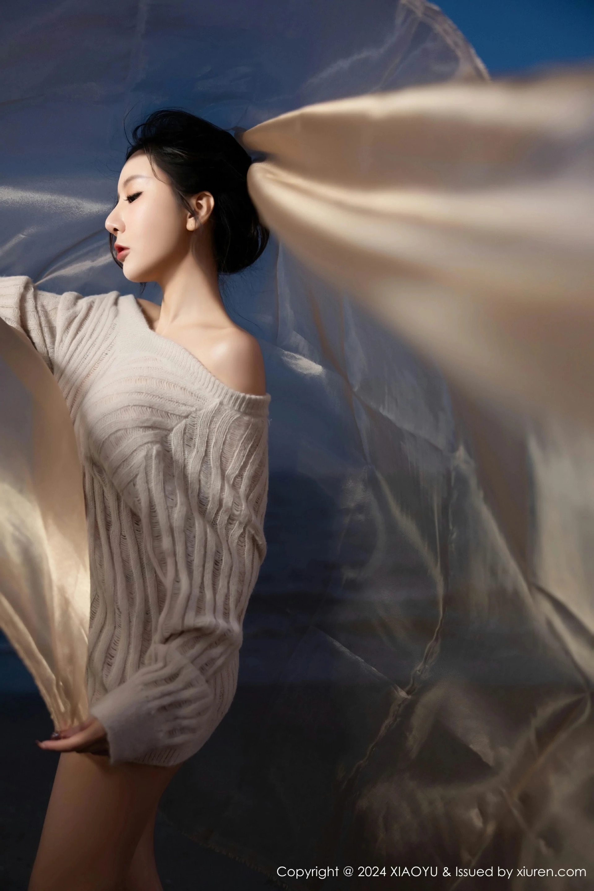 [XIAOYU语画界] VOL.1200 王馨瑶yanni 性感黑色内衣 诱人黑丝 海南旅拍写真 [90张]插图1