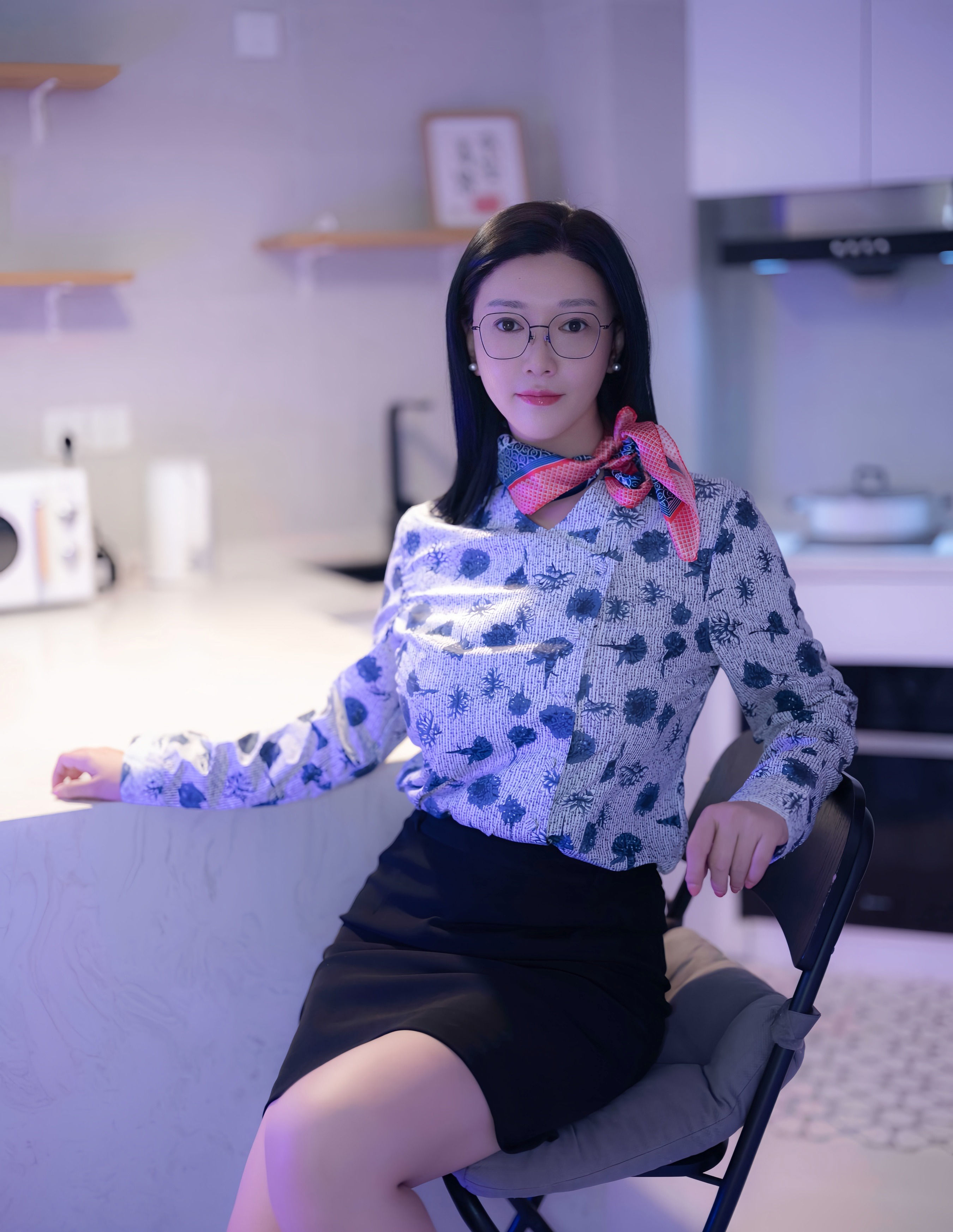 [XiuRen秀人网] No.10866 雅茹老师 深色OL服饰 性感写真 [61张]