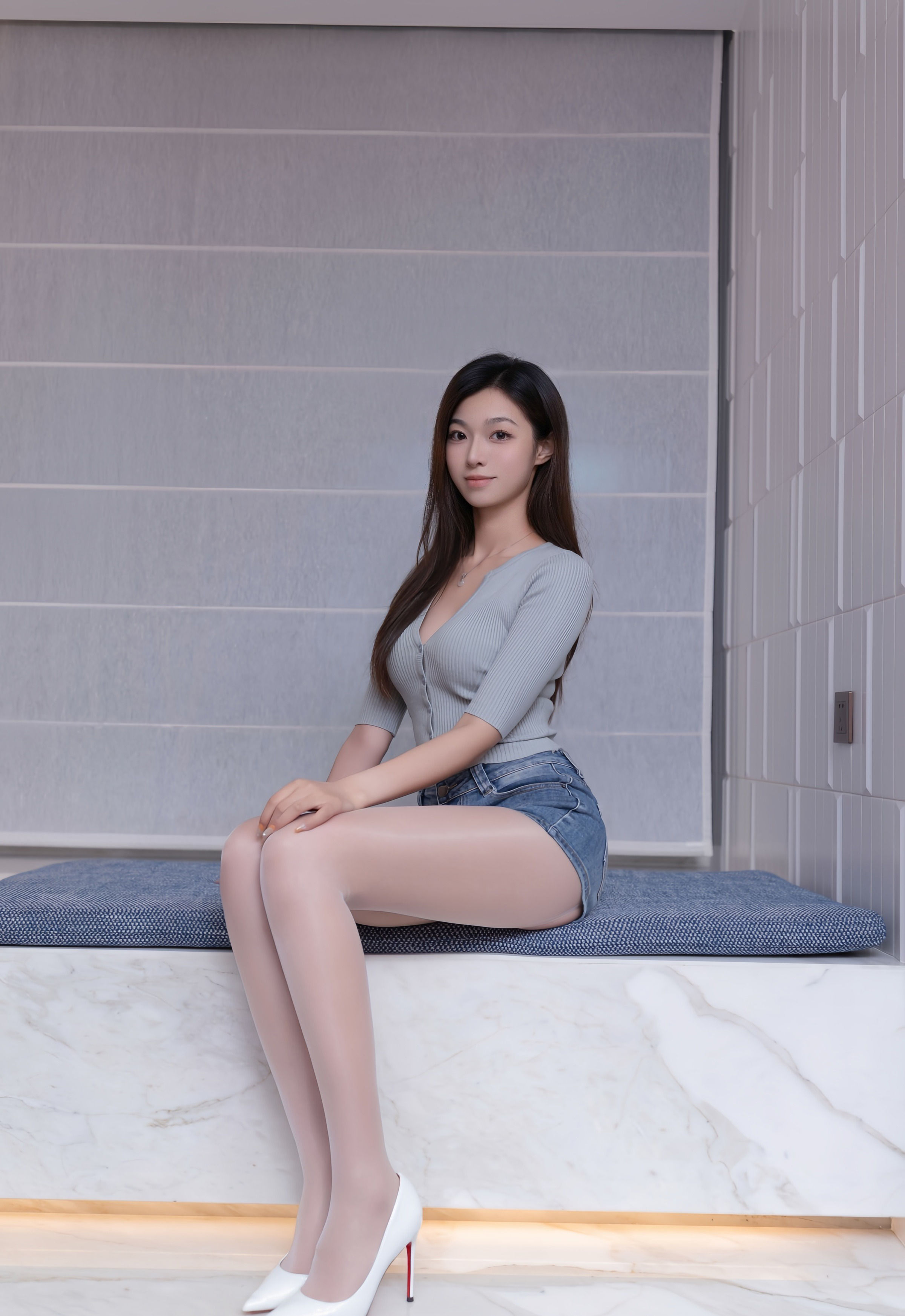 [XiuRen秀人网] No.10881 kiki柚柚 蓝色超短牛仔裤 性感写真 [80张]