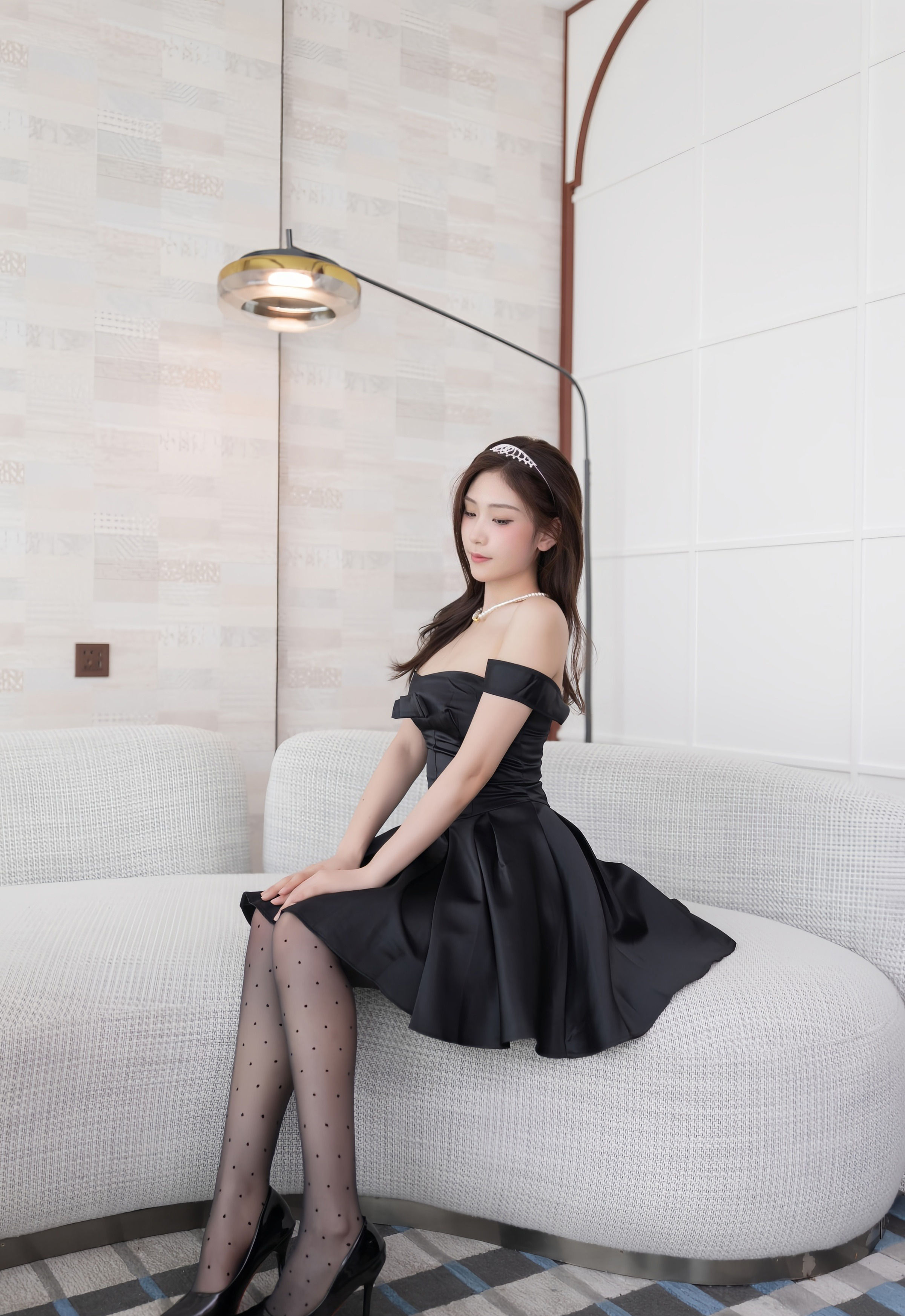 [XiuRen秀人网] No.10878 刘婷婷 黑色连衣短裙 性感写真 [71张]