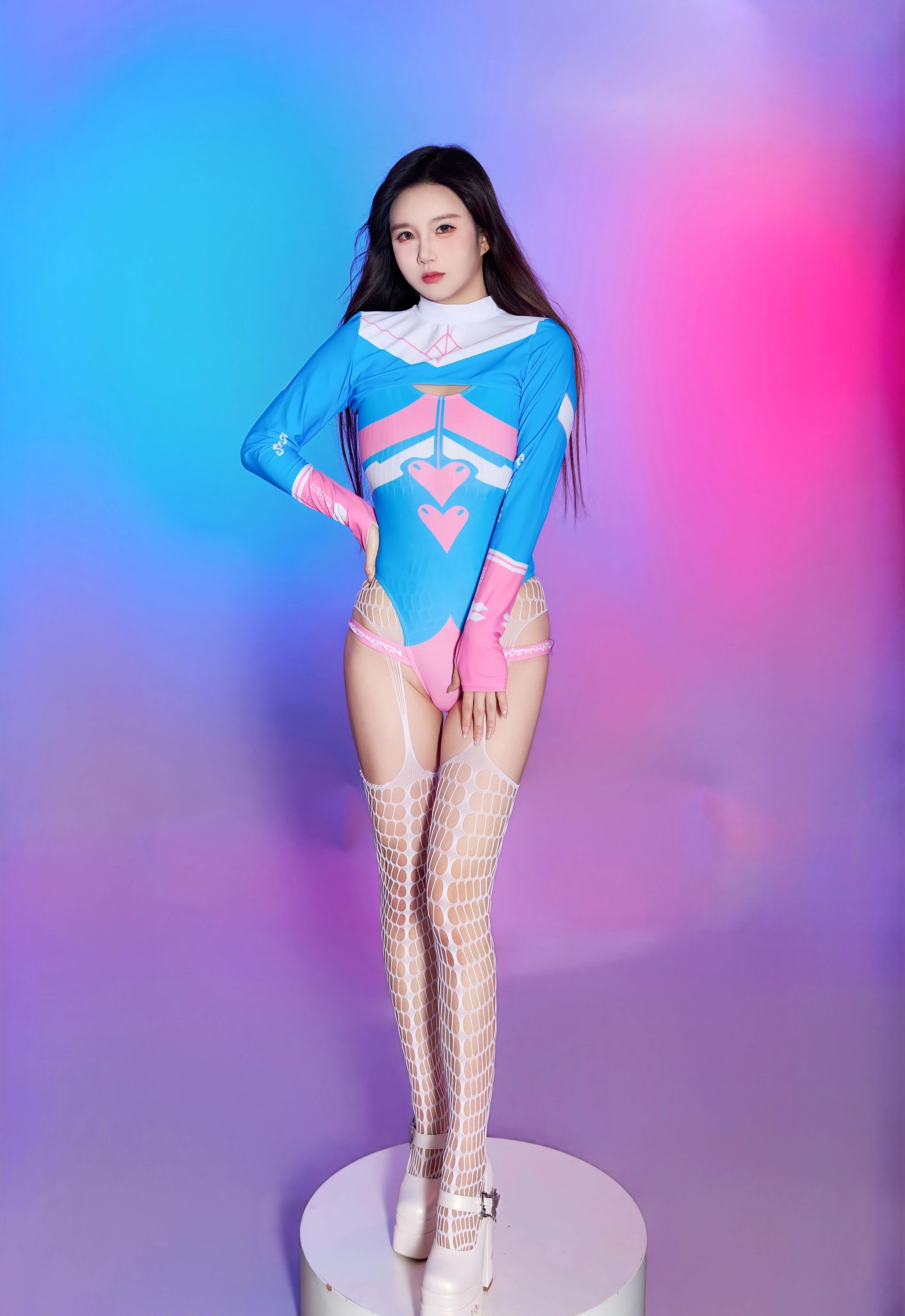 [XiuRen秀人网] No.10886 小肉肉咪 Cosplay装扮 白色网袜 性感写真 [62张]