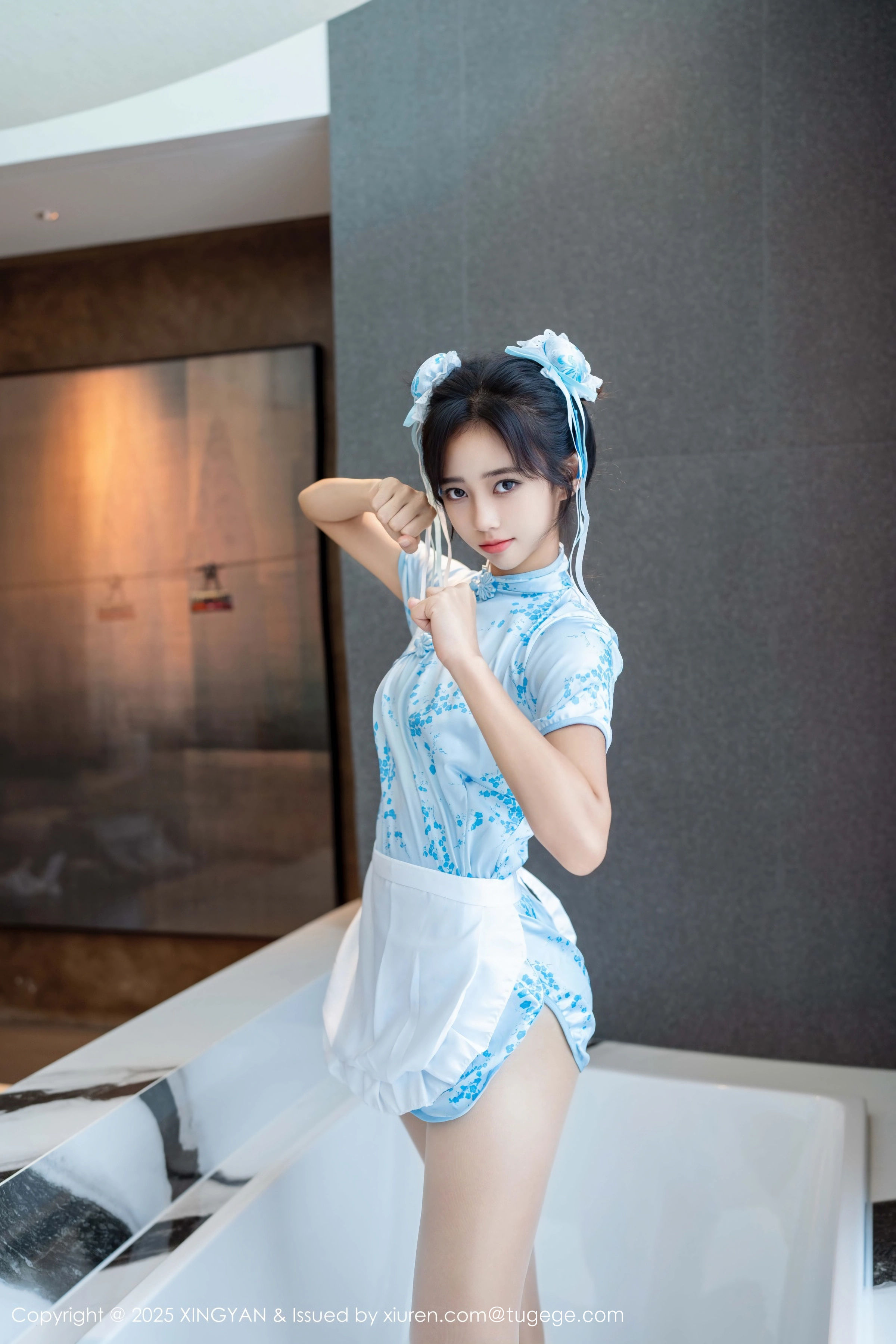 [XINGYAN星颜社] VOL.414 时安安 蓝色旗袍 白色丝袜 性感写真 [71张]插图1