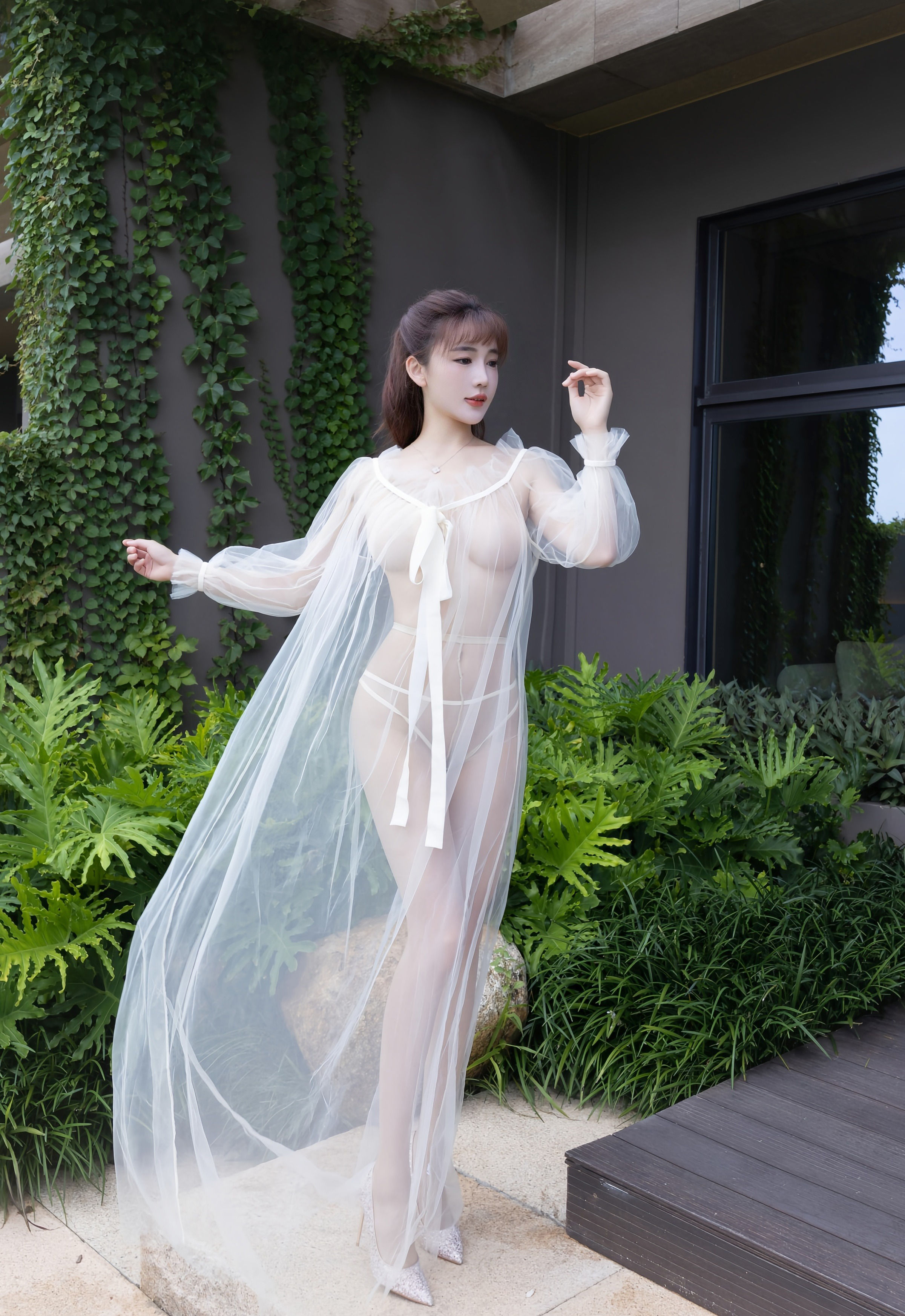 [XiuRen秀人网] No.10903 陆萱萱 轻透白纱 诱人肉丝 性感写真 [70张]插图1