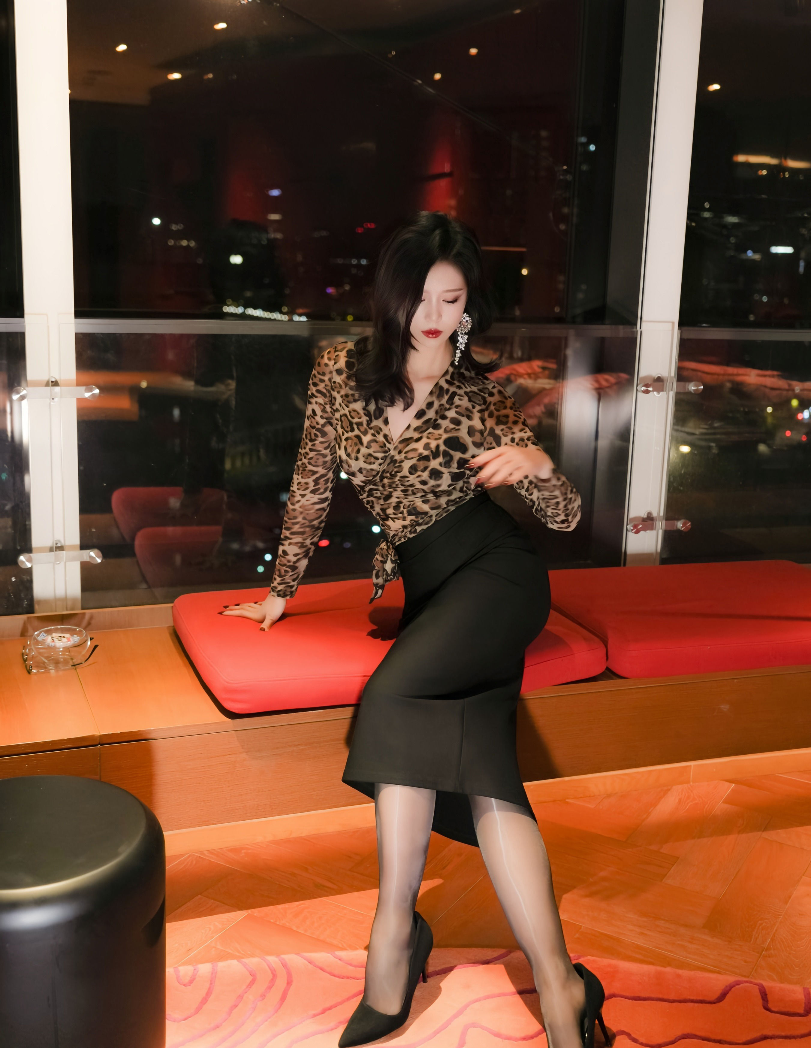 [XiuRen秀人网] No.10901 玫瑰我爱你 黑色内衣 性感写真 [63张]插图