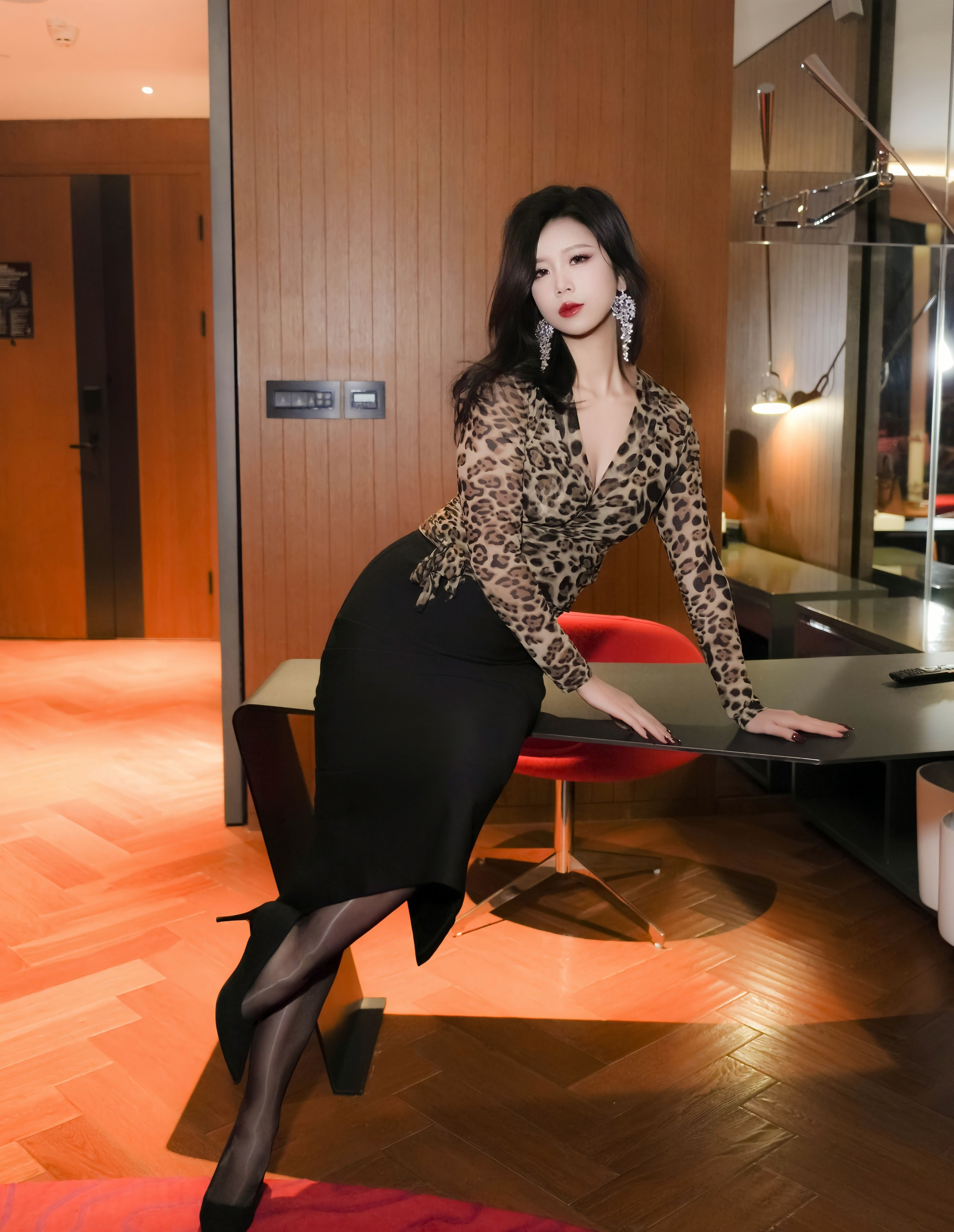 [XiuRen秀人网] No.10901 玫瑰我爱你 黑色内衣 性感写真 [63张]插图1