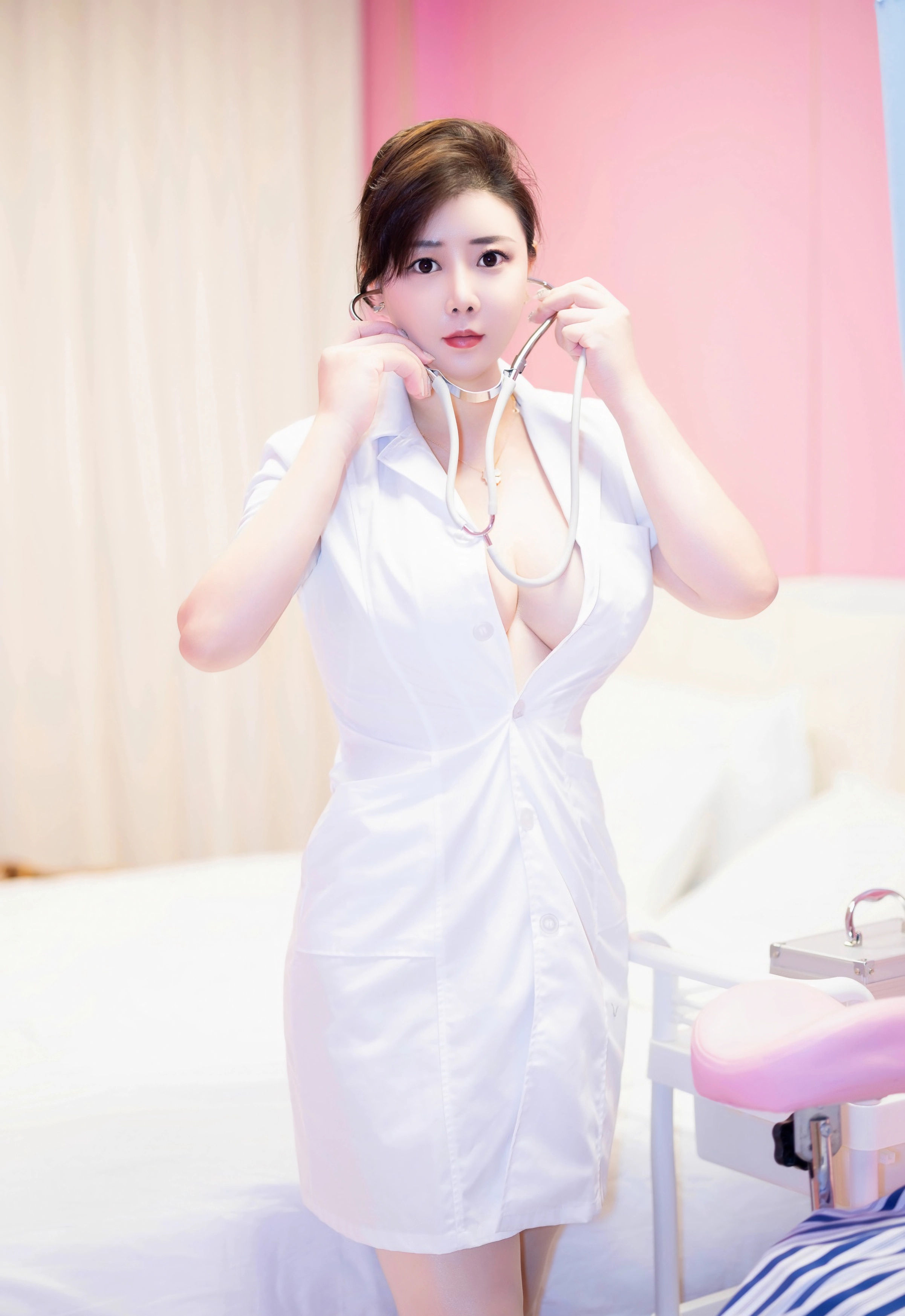 [HuaYang花漾写真] VOL.649 王婉悠Queen 白色护士制服 性感写真 [57张]插图