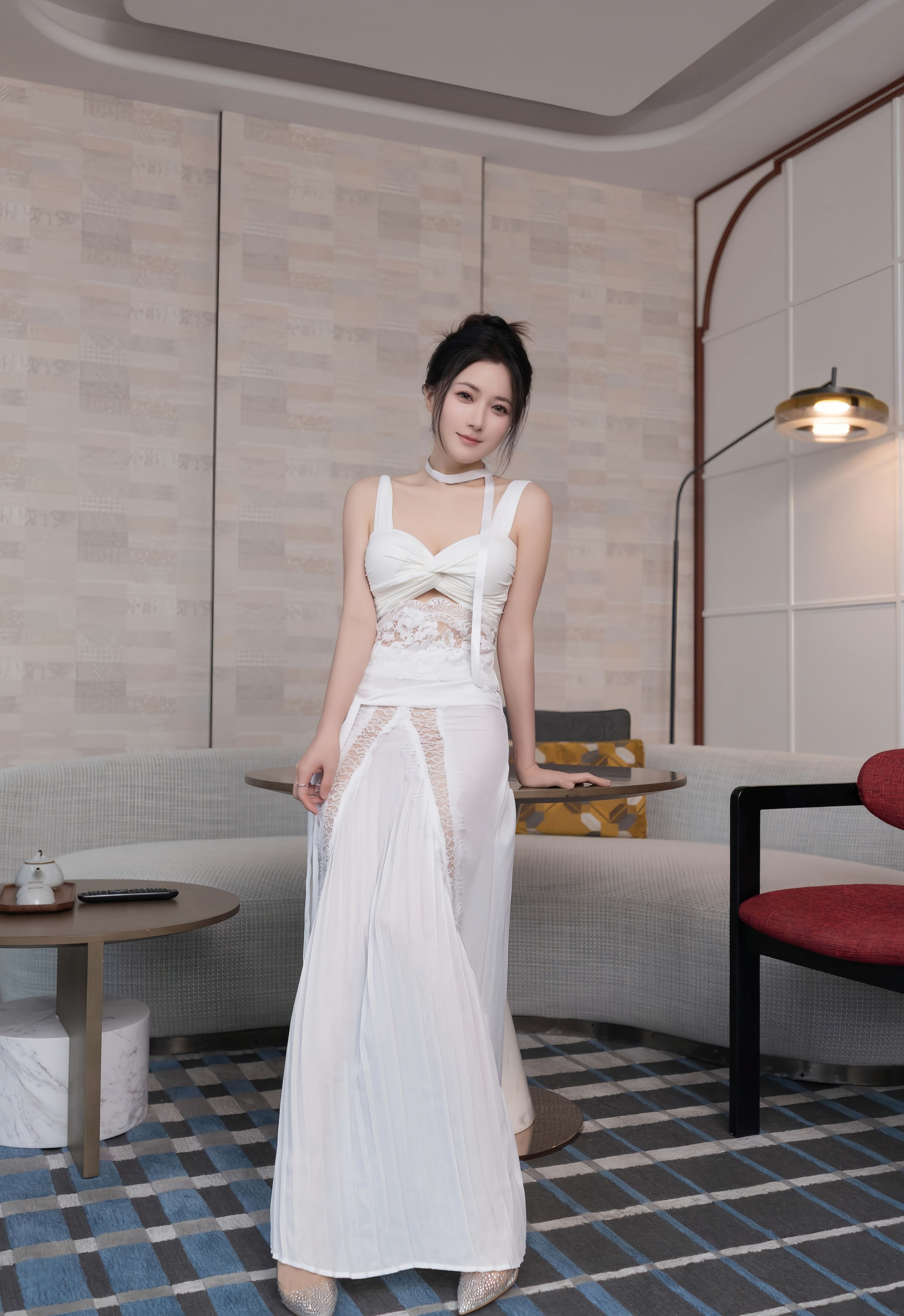 [XiuRen秀人网] No.10911 鱼子酱Fish 白色长裙 性感写真 [76张]插图