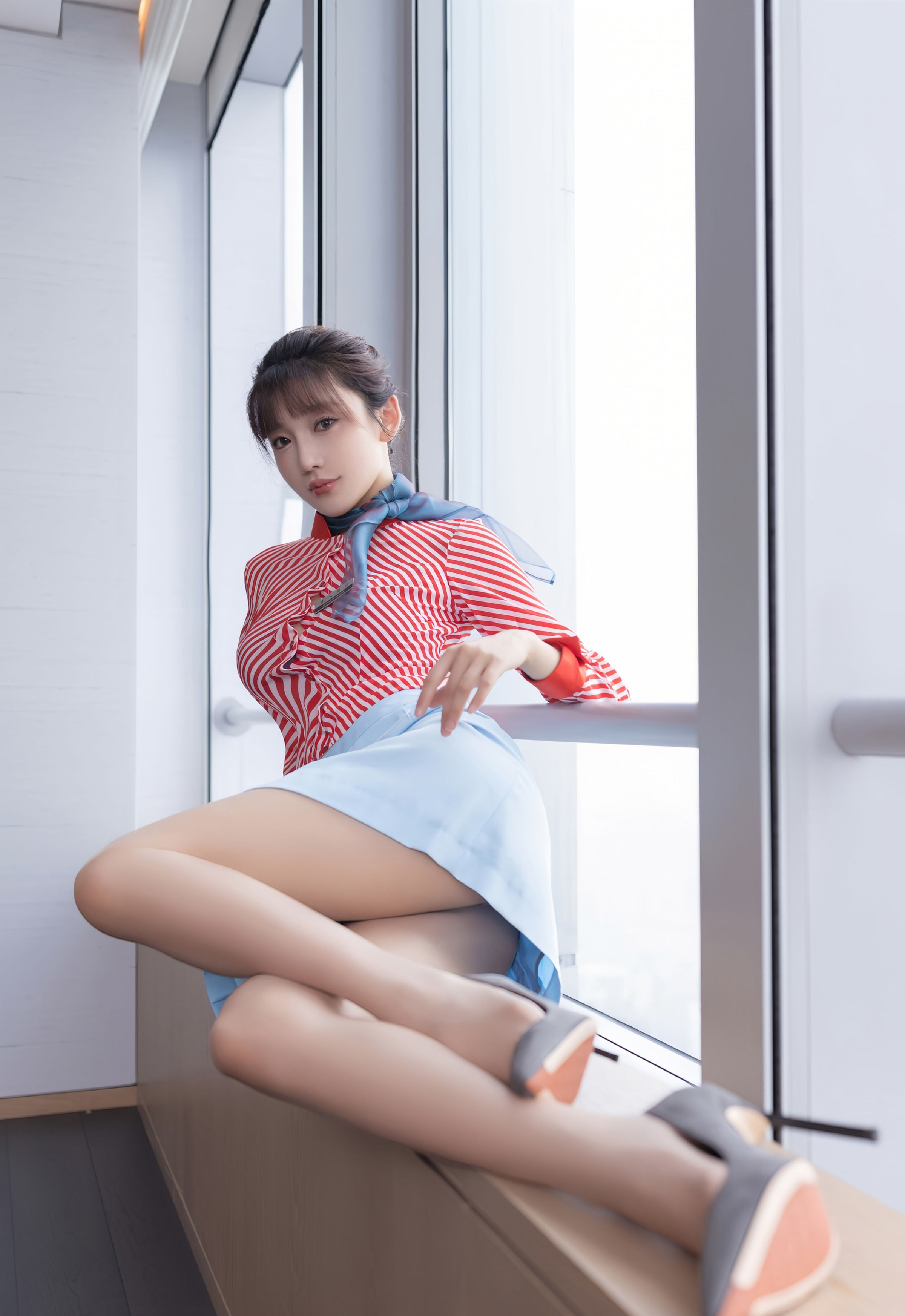 [XiuRen秀人网] No.10932 陆萱萱 紫色蕾丝内衣 性感写真 [80张]插图1