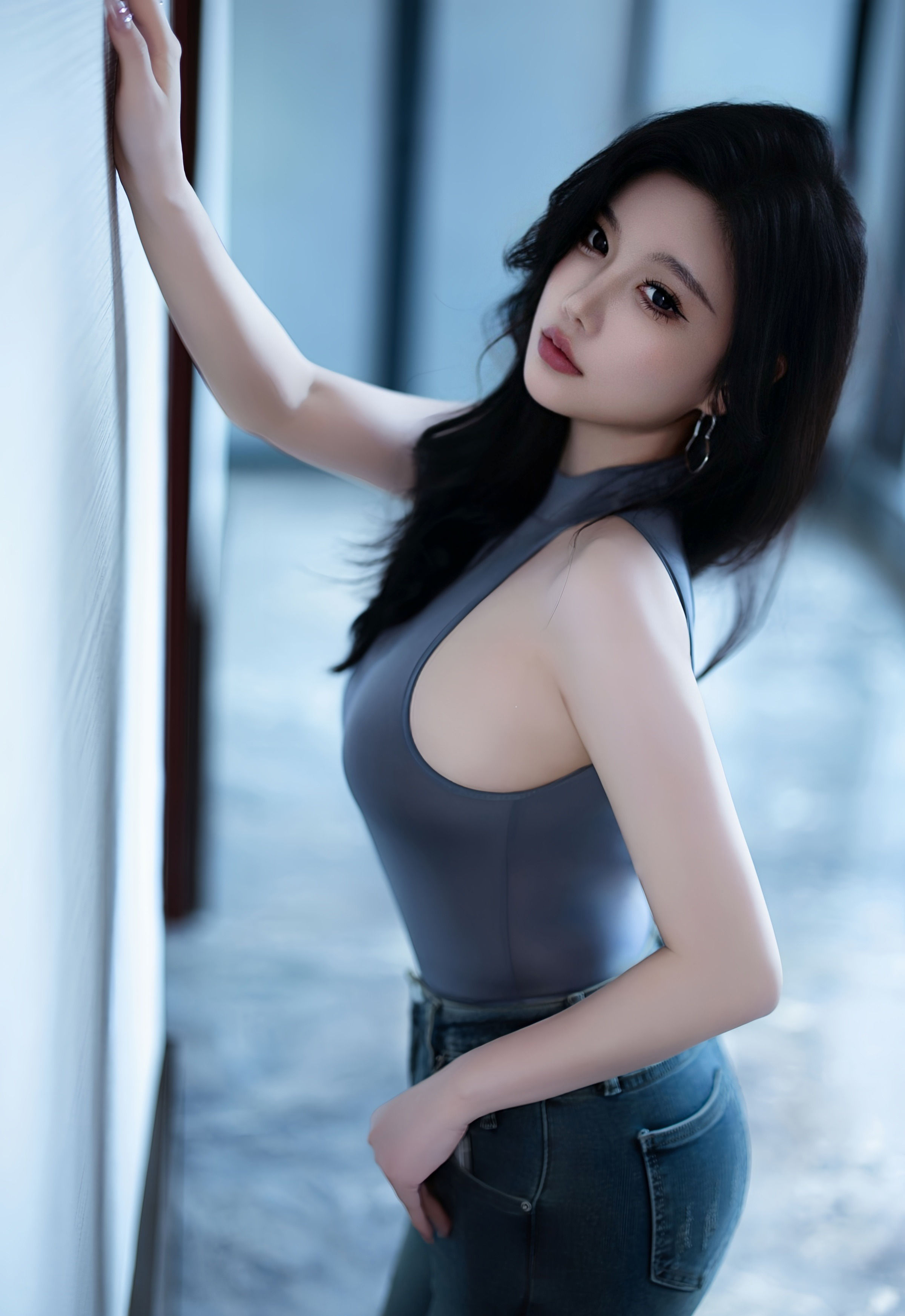 [XiuRen秀人网] No.10952 CHENCHEN 杨晨晨 性感灰色服饰 西安旅拍写真 [78张]插图