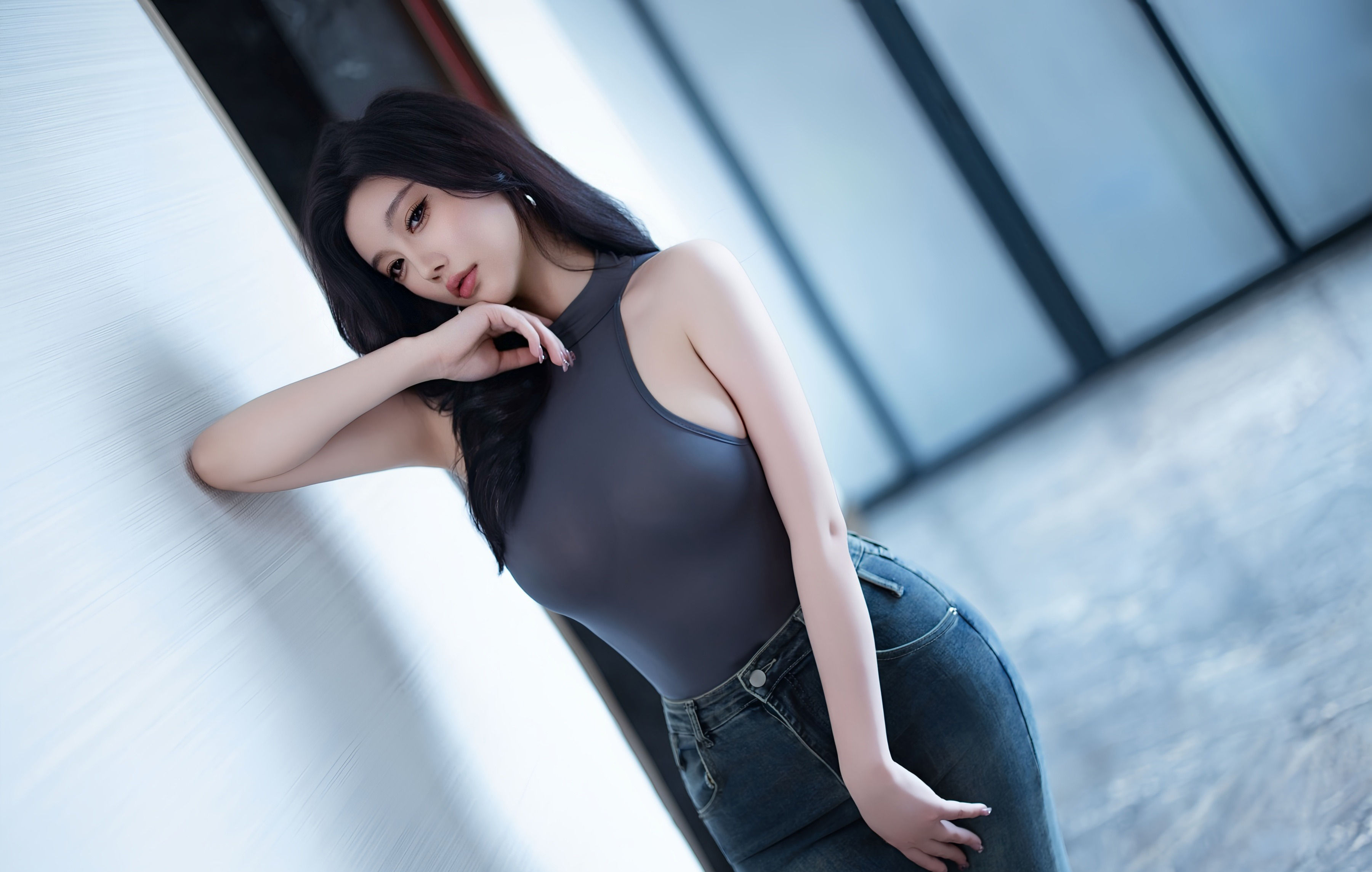 [XiuRen秀人网] No.10952 CHENCHEN 杨晨晨 性感灰色服饰 西安旅拍写真 [78张]插图