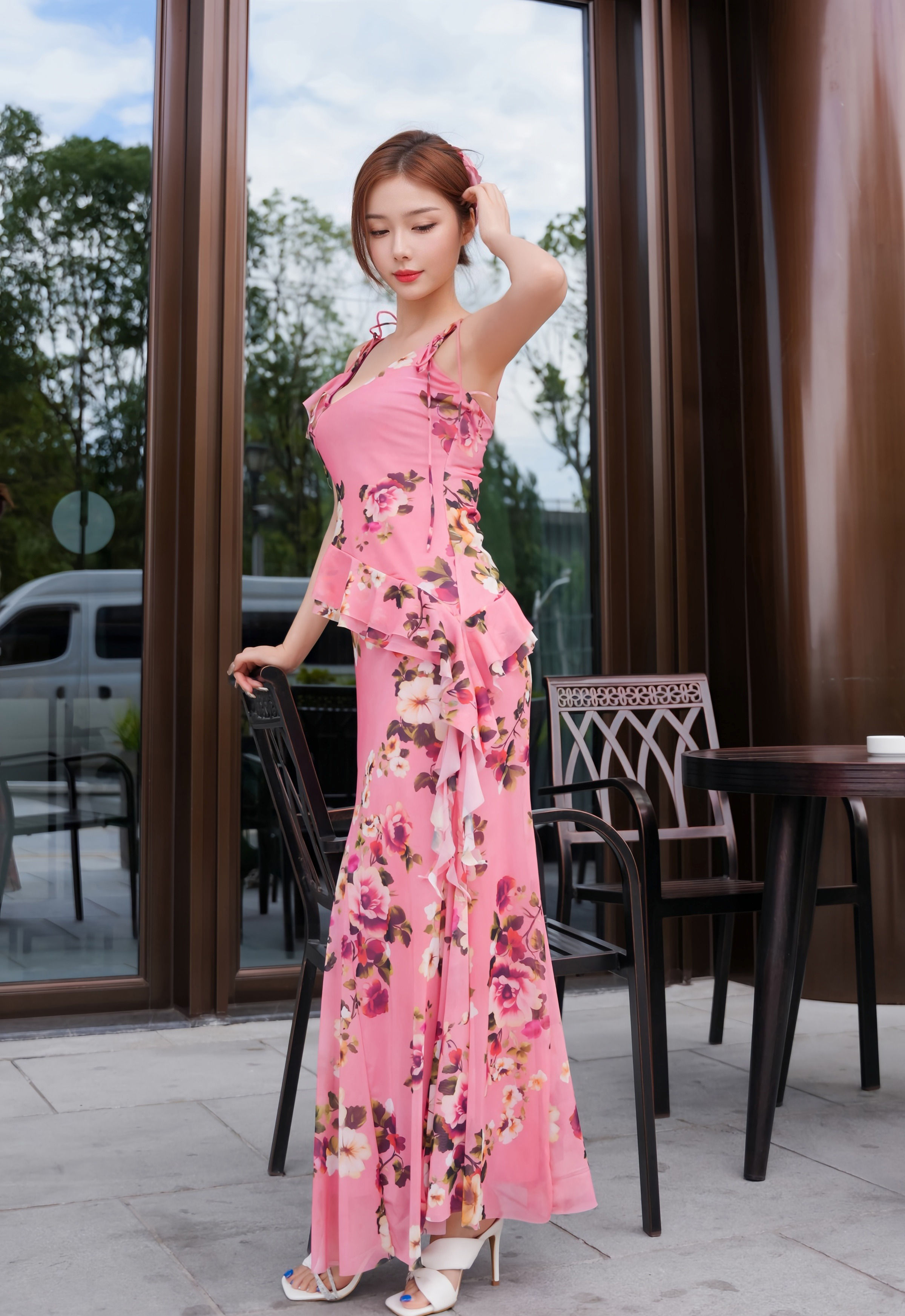 [XiuRen秀人网] No.10954 白芷yy 碎花连衣裙 紫色内衣 性感写真 [60张]插图