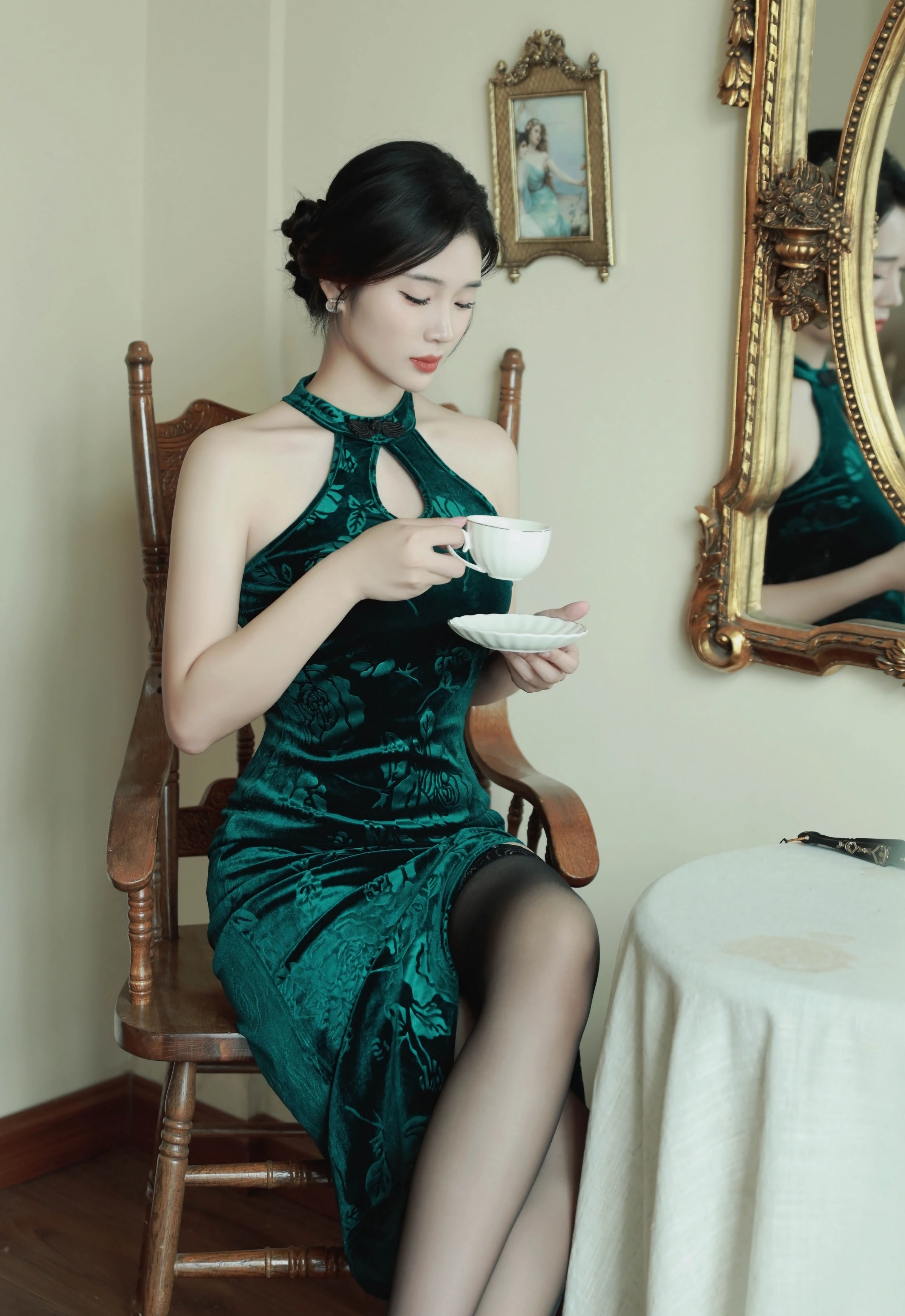 [XiuRen秀人网] No.10962 南乔 墨绿色旗袍 墨绿色蕾丝内衣 性感写真 [72张]插图