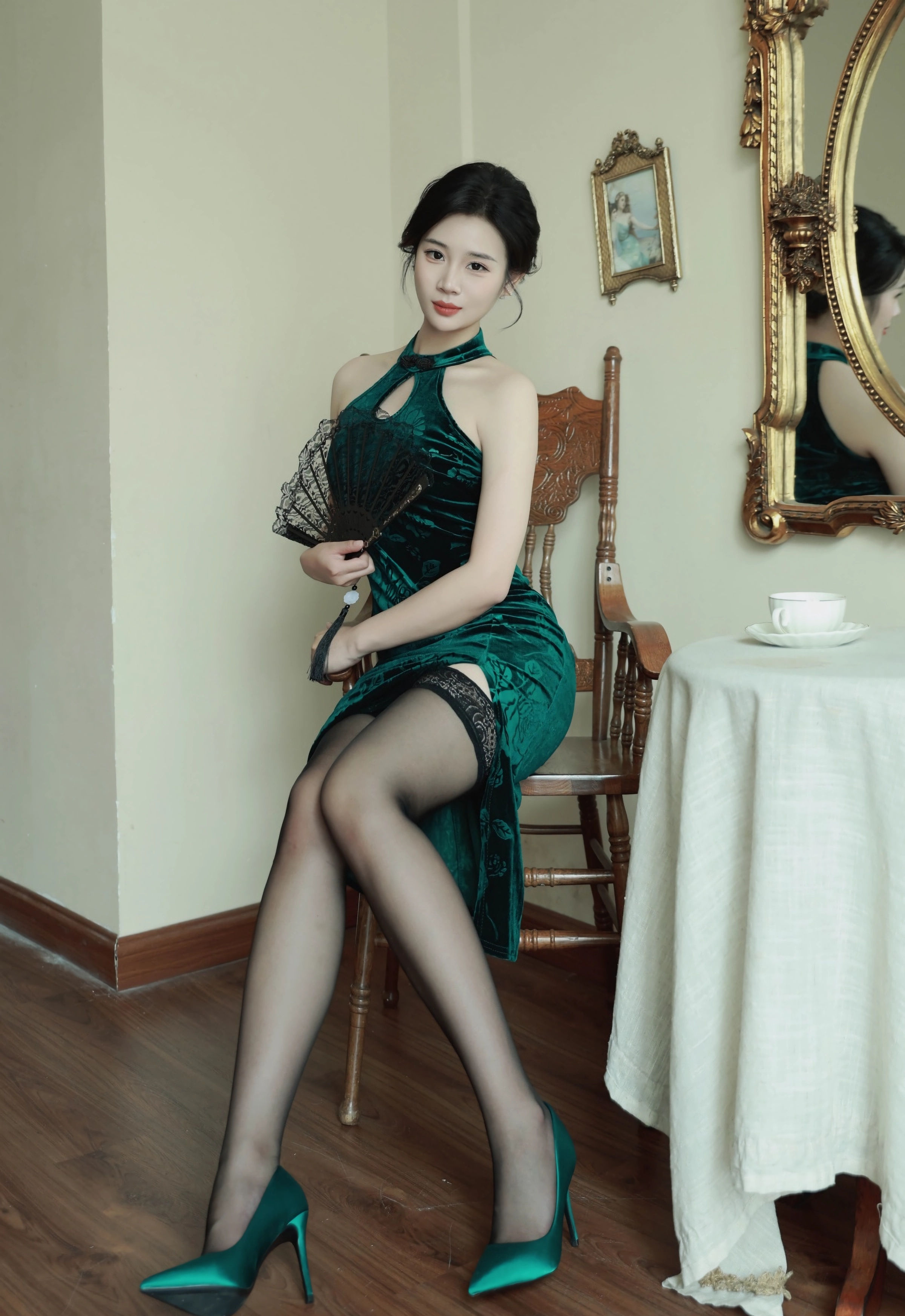 [XiuRen秀人网] No.10962 南乔 墨绿色旗袍 墨绿色蕾丝内衣 性感写真 [72张]插图