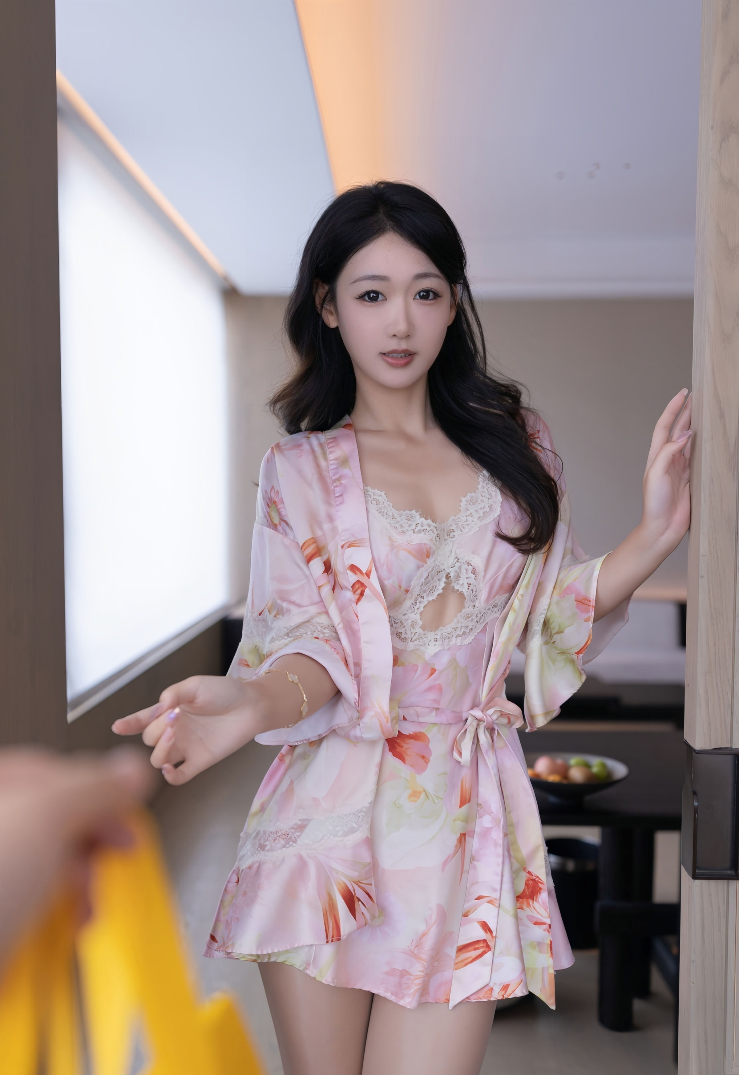 [XiuRen秀人网] No.10970 唐安琪 粉色睡袍 诱人肉色丝袜 性感写真 [76张]插图