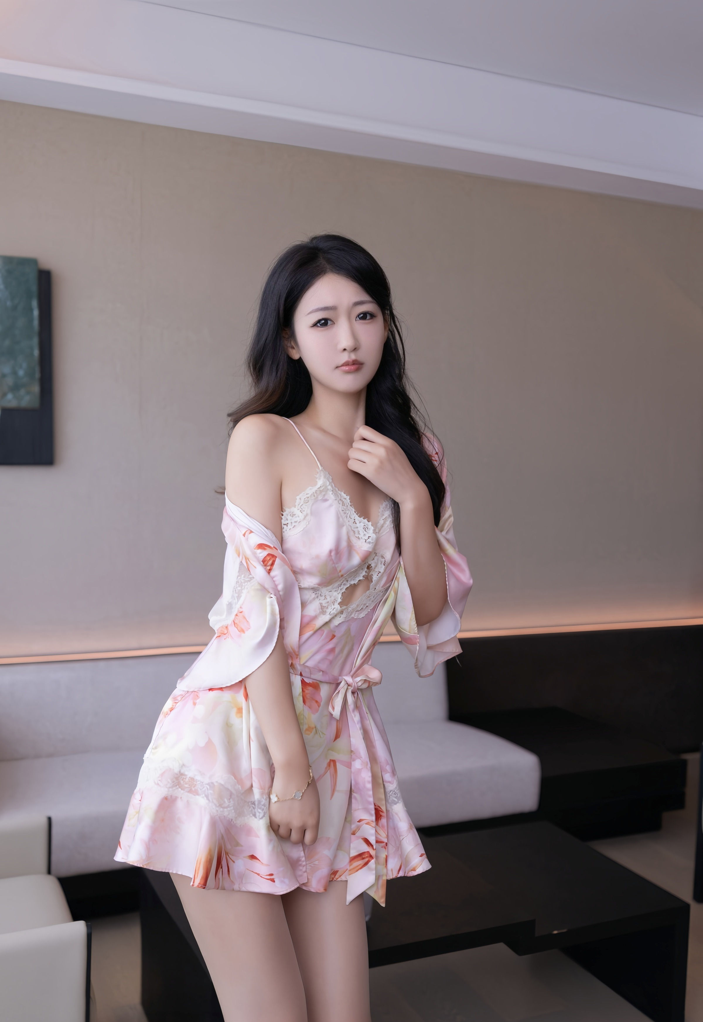 [XiuRen秀人网] No.10970 唐安琪 粉色睡袍 诱人肉色丝袜 性感写真 [76张]插图