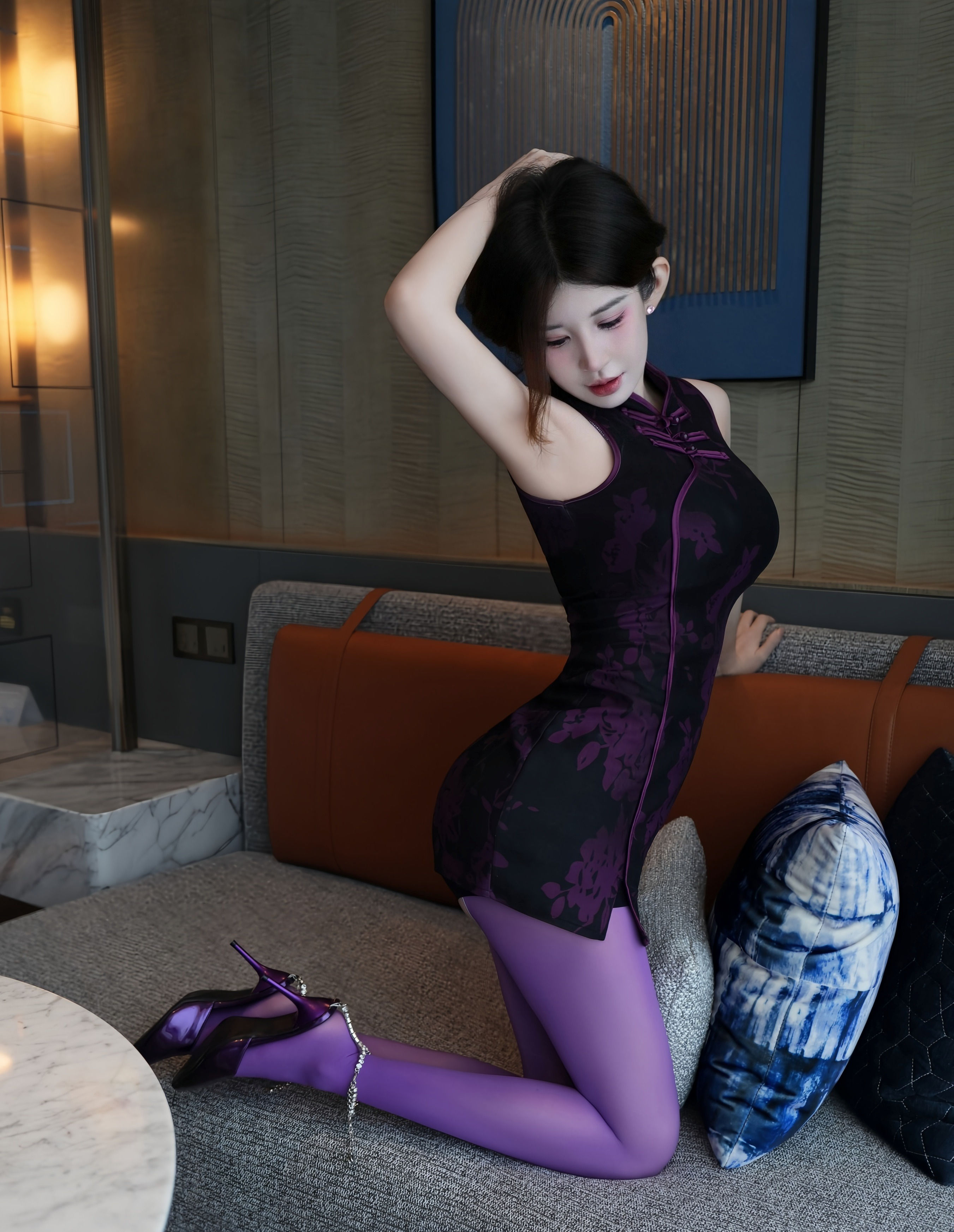 [XiuRen秀人网] No.10971 苏甜橙子 新人首套写真 性感紫色旗袍紫色丝袜 [54张]插图1