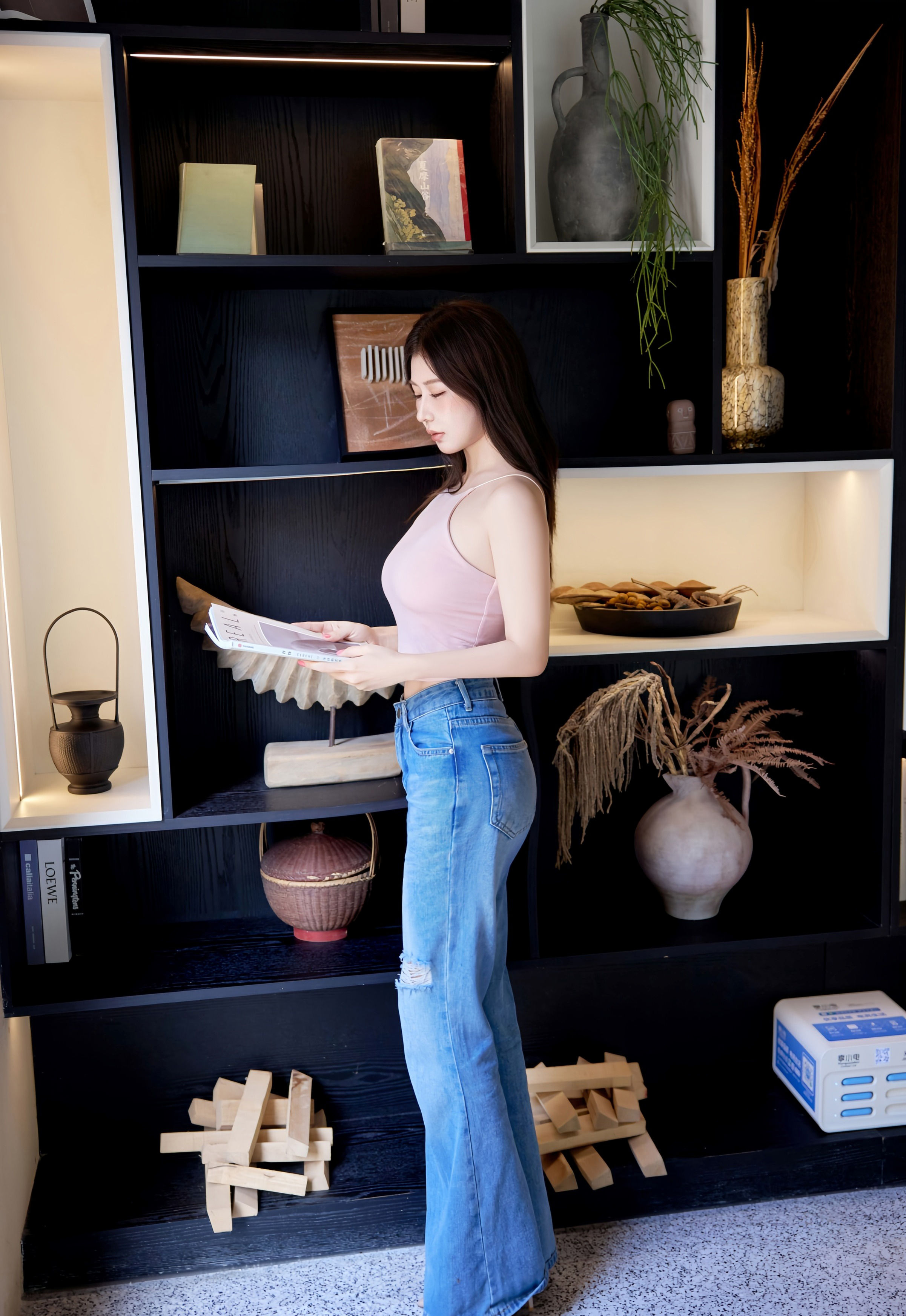 [XiuRen秀人网] No.10983 尹甜甜sunny 粉色常服 蓝色牛仔裤 性感写真 [83张]插图1