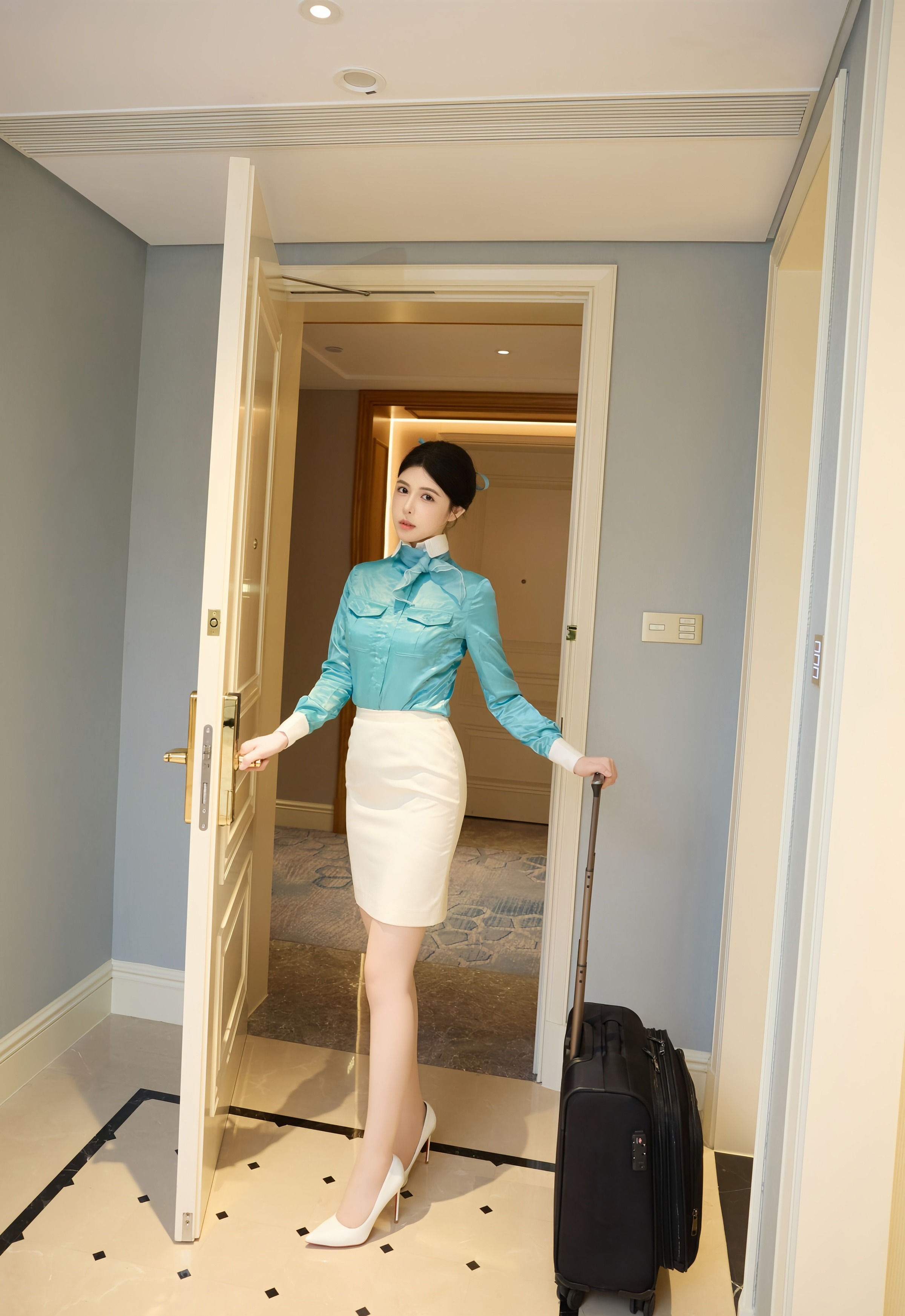 [XiuRen秀人网] No.10998 方蕾蕾 空姐制服诱惑 性感写真 [77张]插图