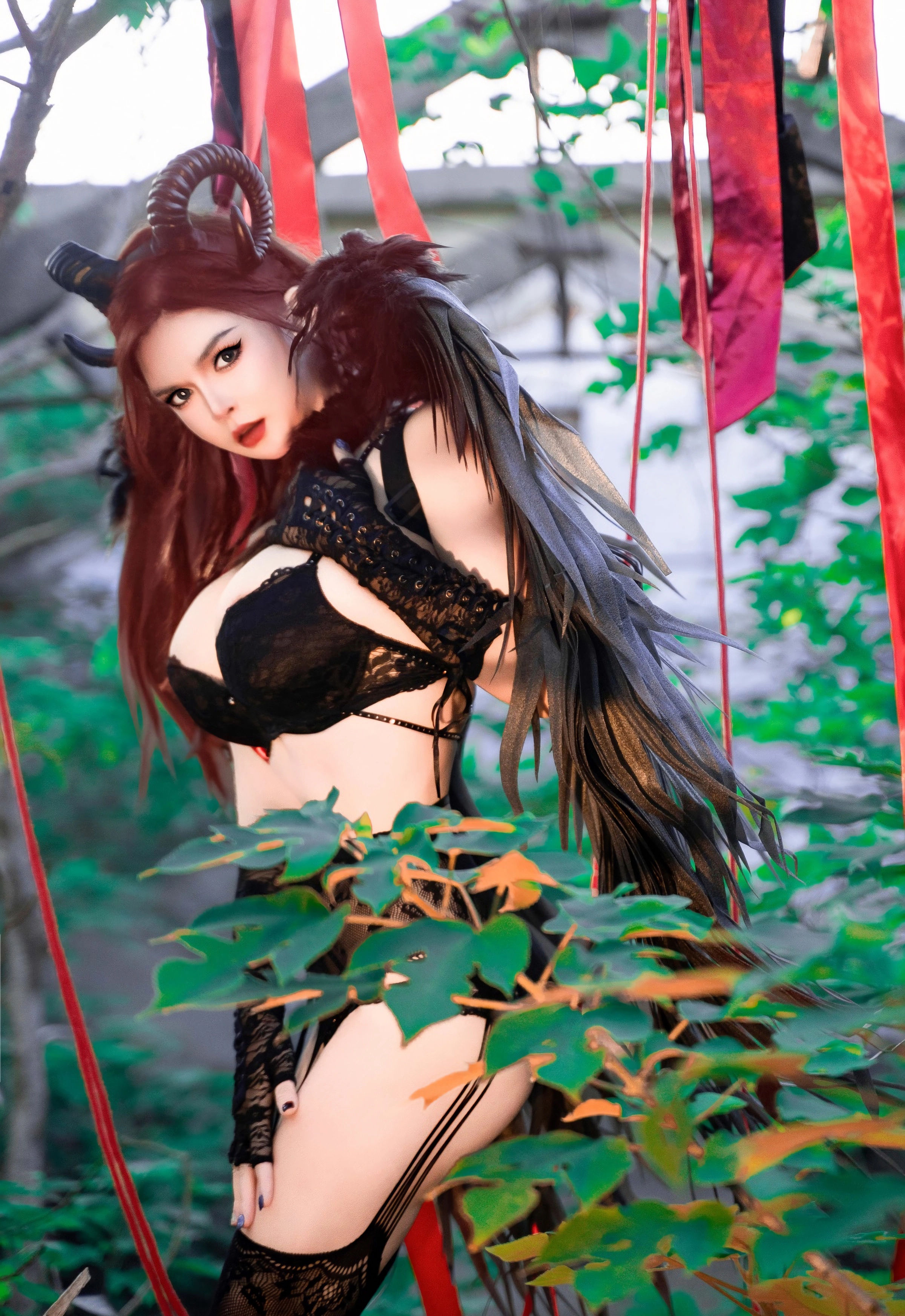 [XiuRen秀人网] No.10994 伊丽莎有点白 哥特系小恶魔 性感写真 [66张]插图1