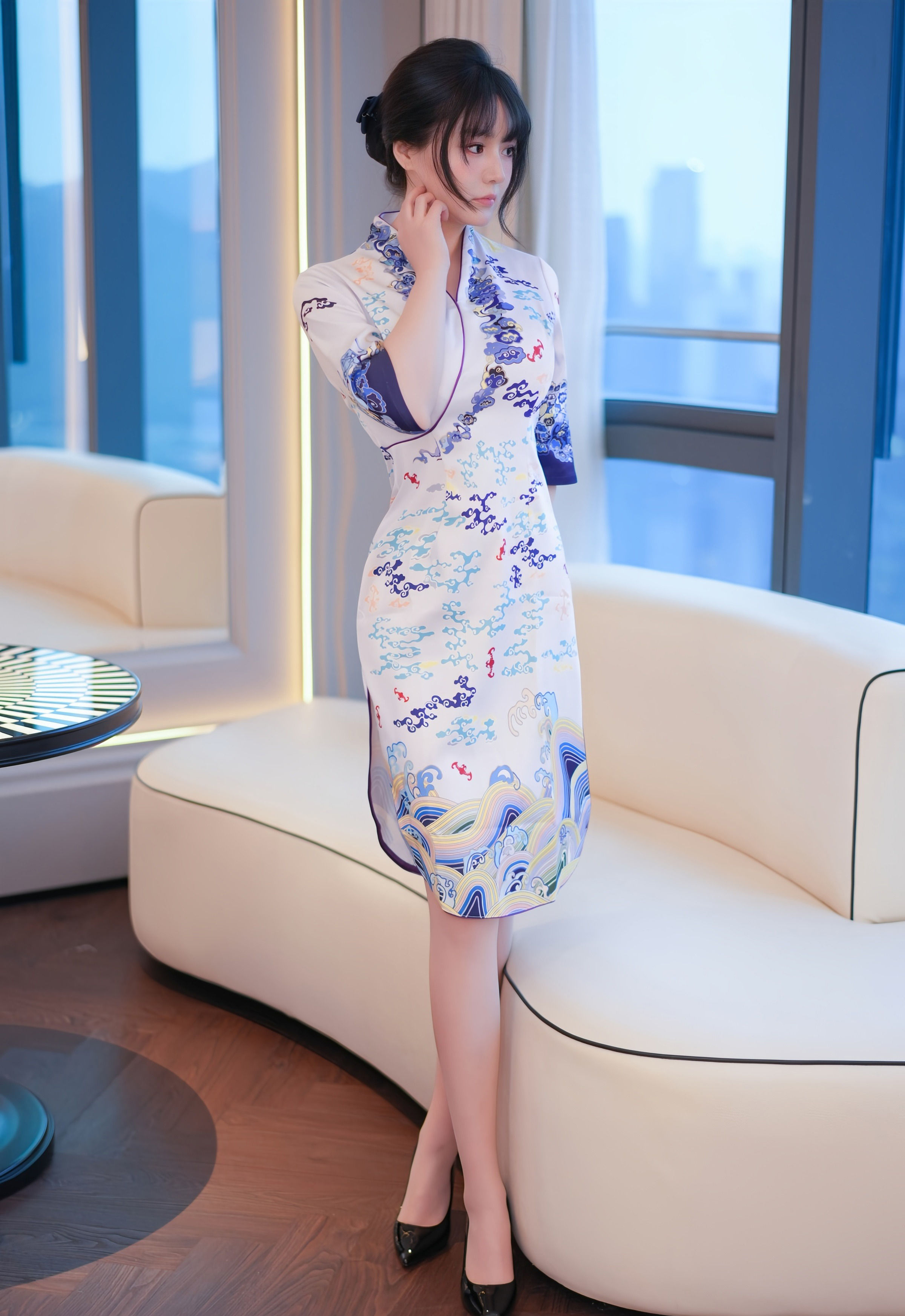 [XiuRen秀人网] No.11001 沈南汐RuRu 浅色旗袍 魅惑肉丝 性感写真 [67张]插图1