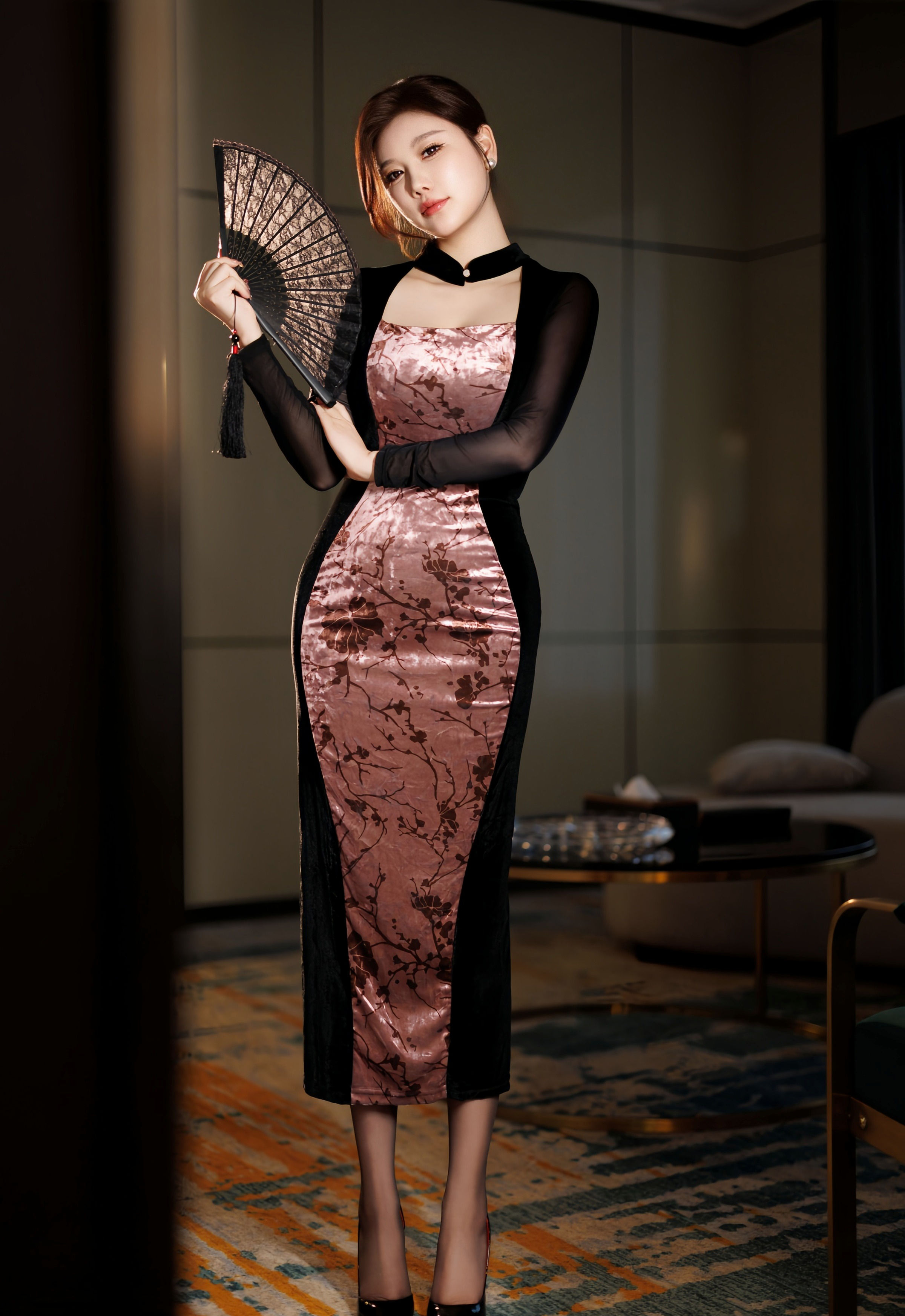 [XiuRen秀人网] No.11013 杨晨晨 性感黑色内衣 西安旅拍写真 [83张]插图