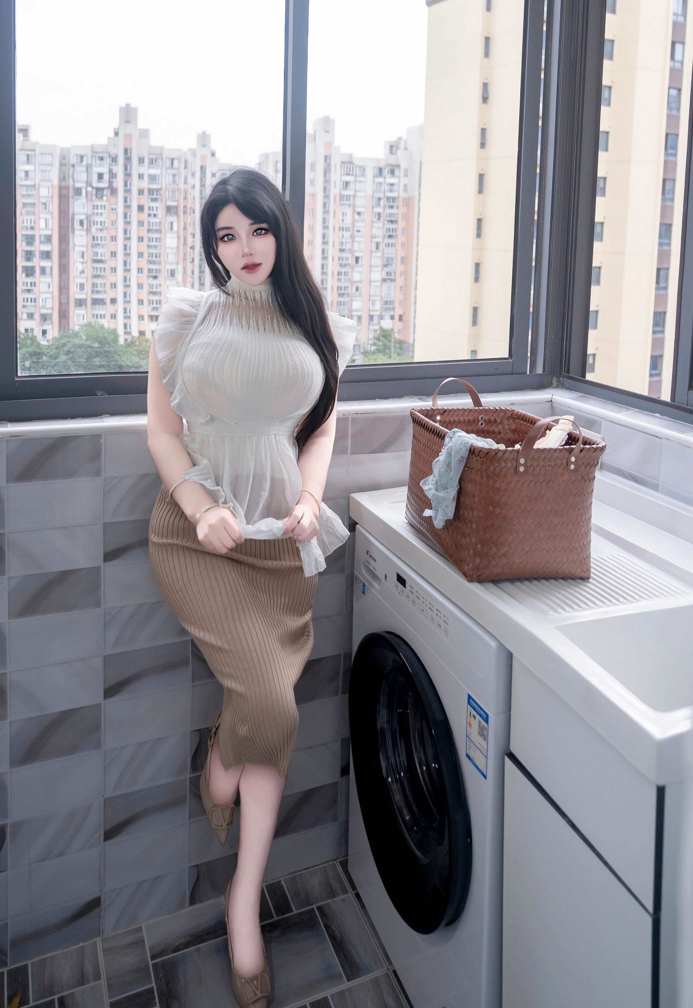 [XiuRen秀人网] No.11010 汐汐爱吃草莓 善良的家政姐姐 性感写真 [83张]插图1