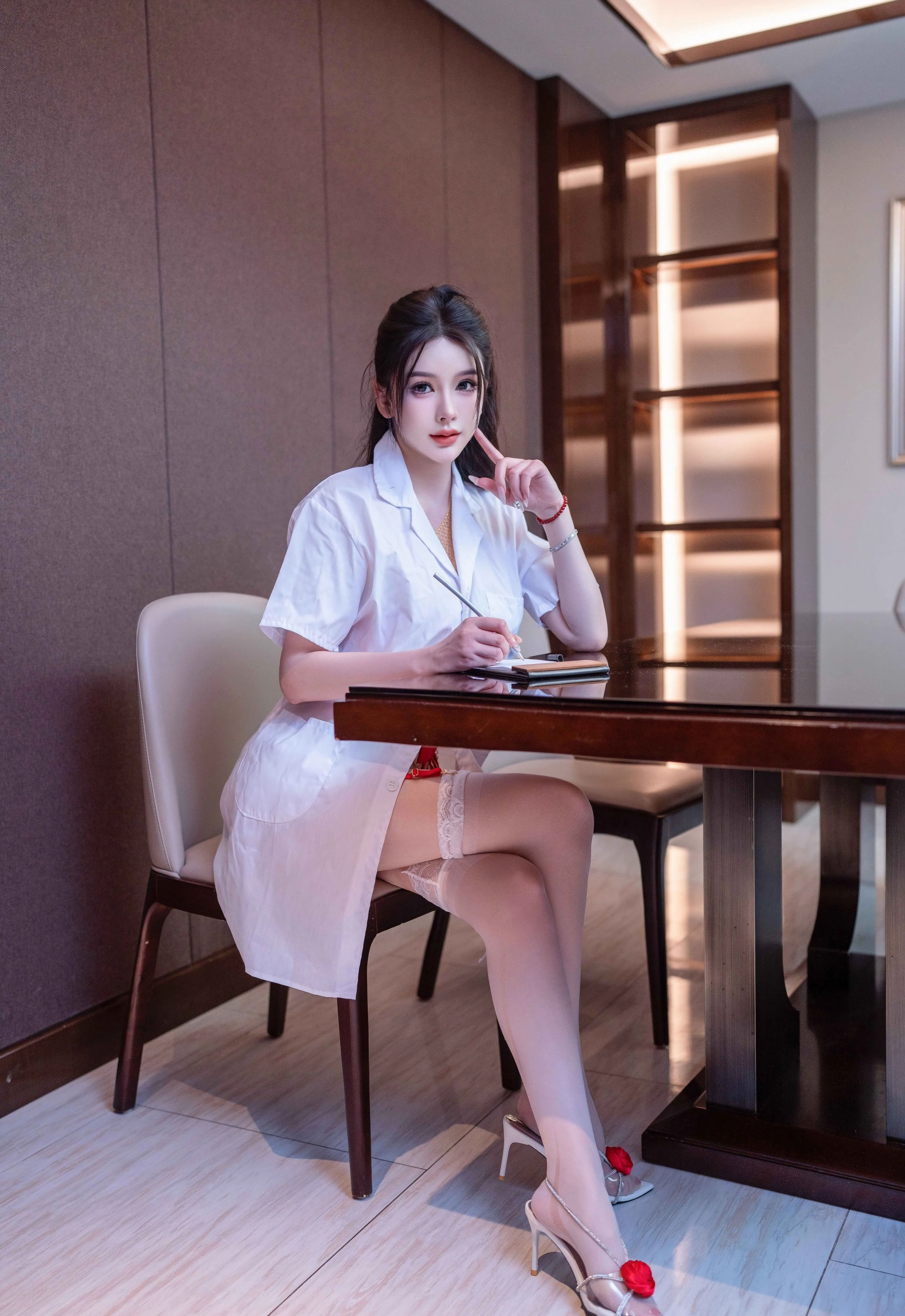 [XINGYAN星颜社] VOL.431 李丽莎 红色连衣裙 白色丝袜 性感写真 [64张]插图