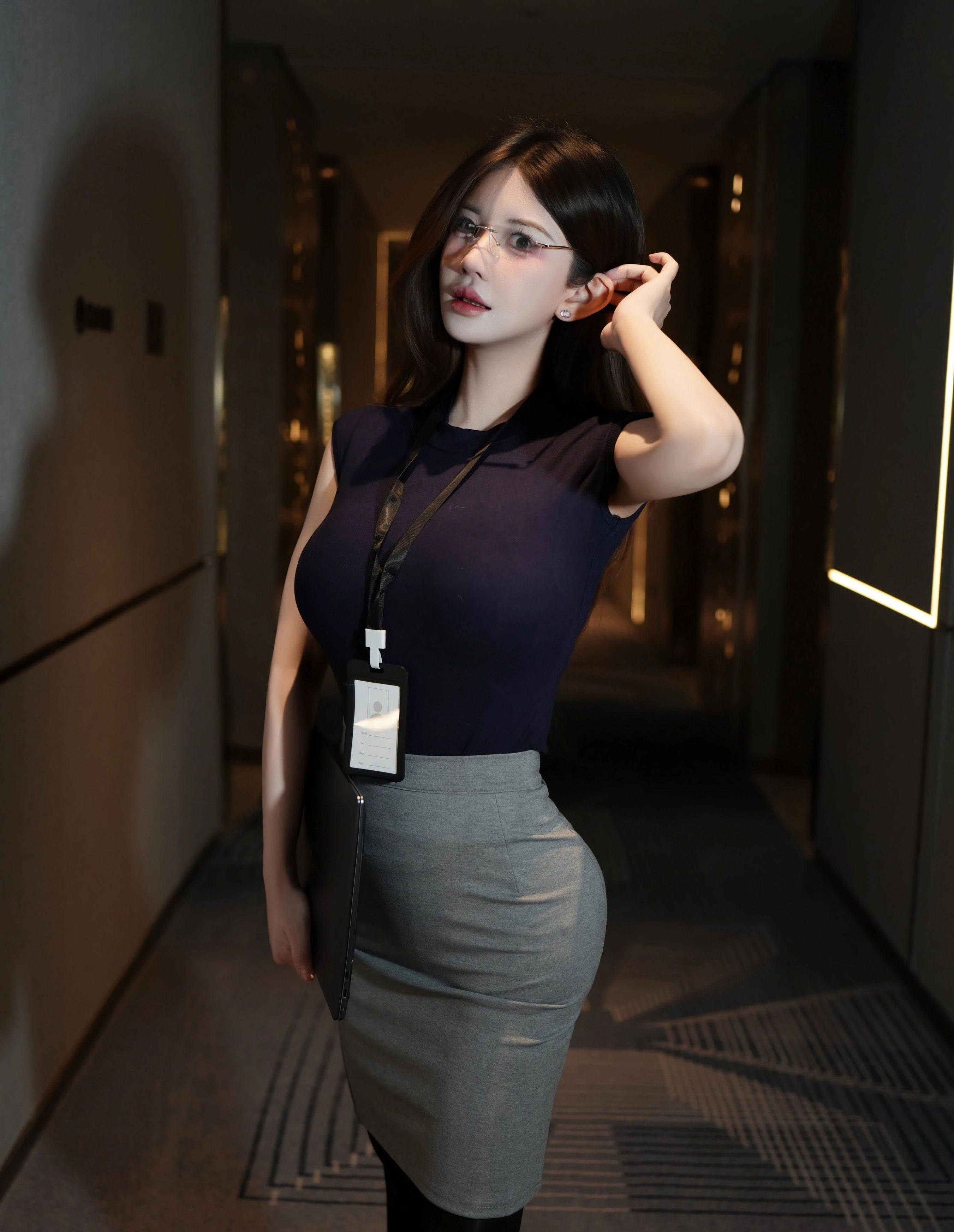 [XiuRen秀人网] No.11023 苏甜橙子 深色职业装 魅惑黑丝 性感写真 [55张]插图