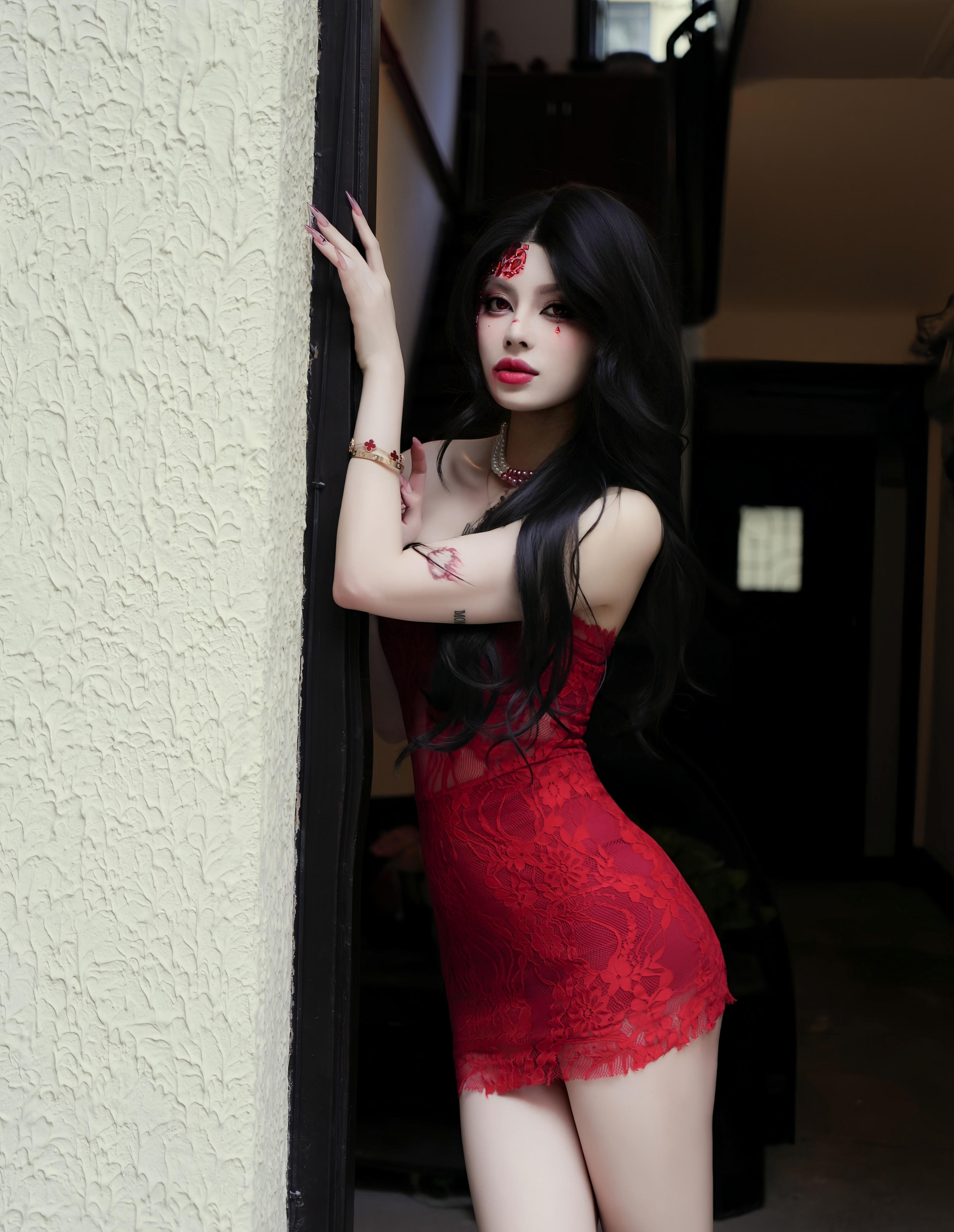 [XiuRen秀人网] No.11032 四月月 红色连衣短裙 魅惑黑丝 性感写真 [85张]插图1