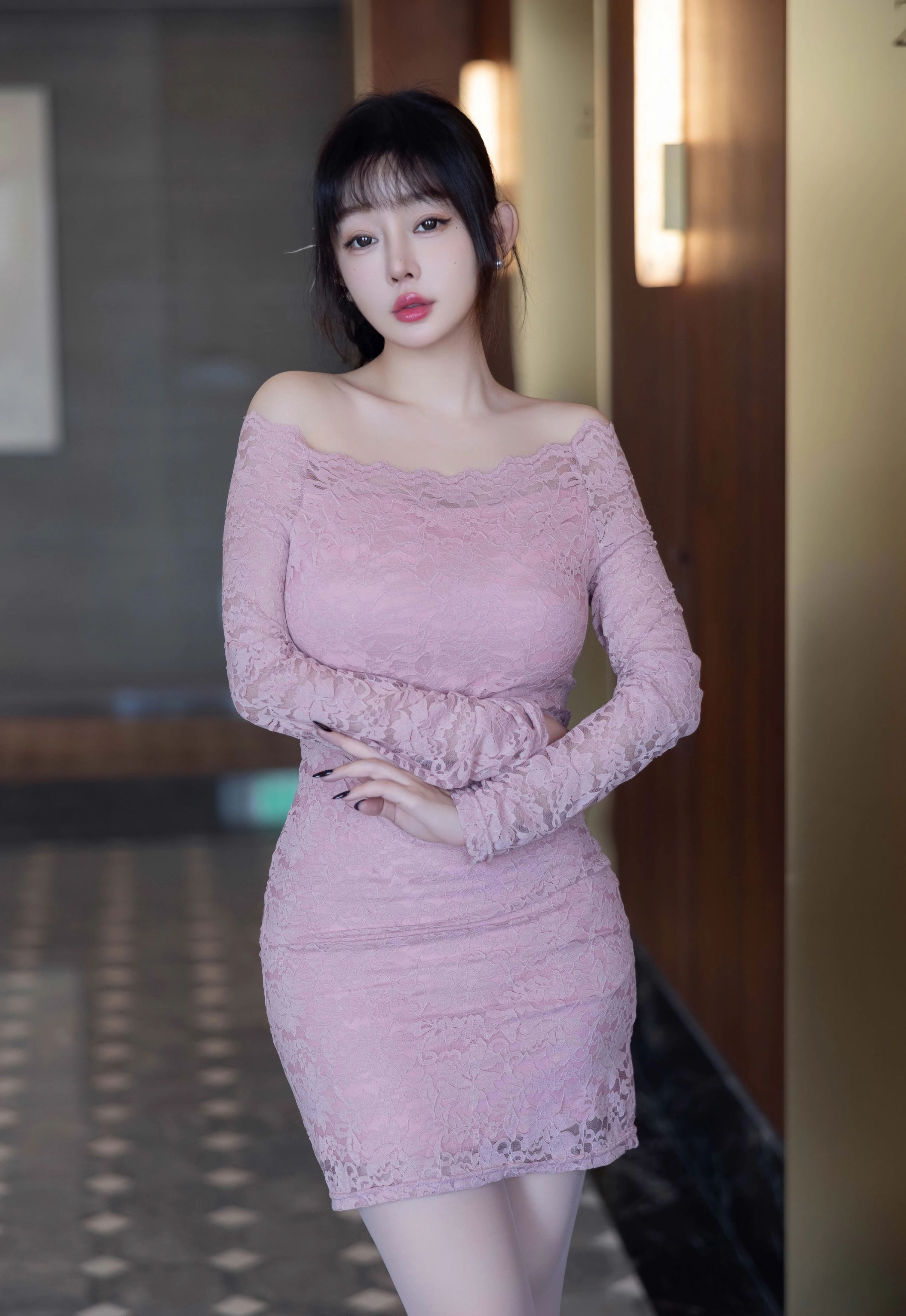 [XiuRen秀人网] No.11043 王羽纯 浅色连衣短裙 性感写真 [77张]插图