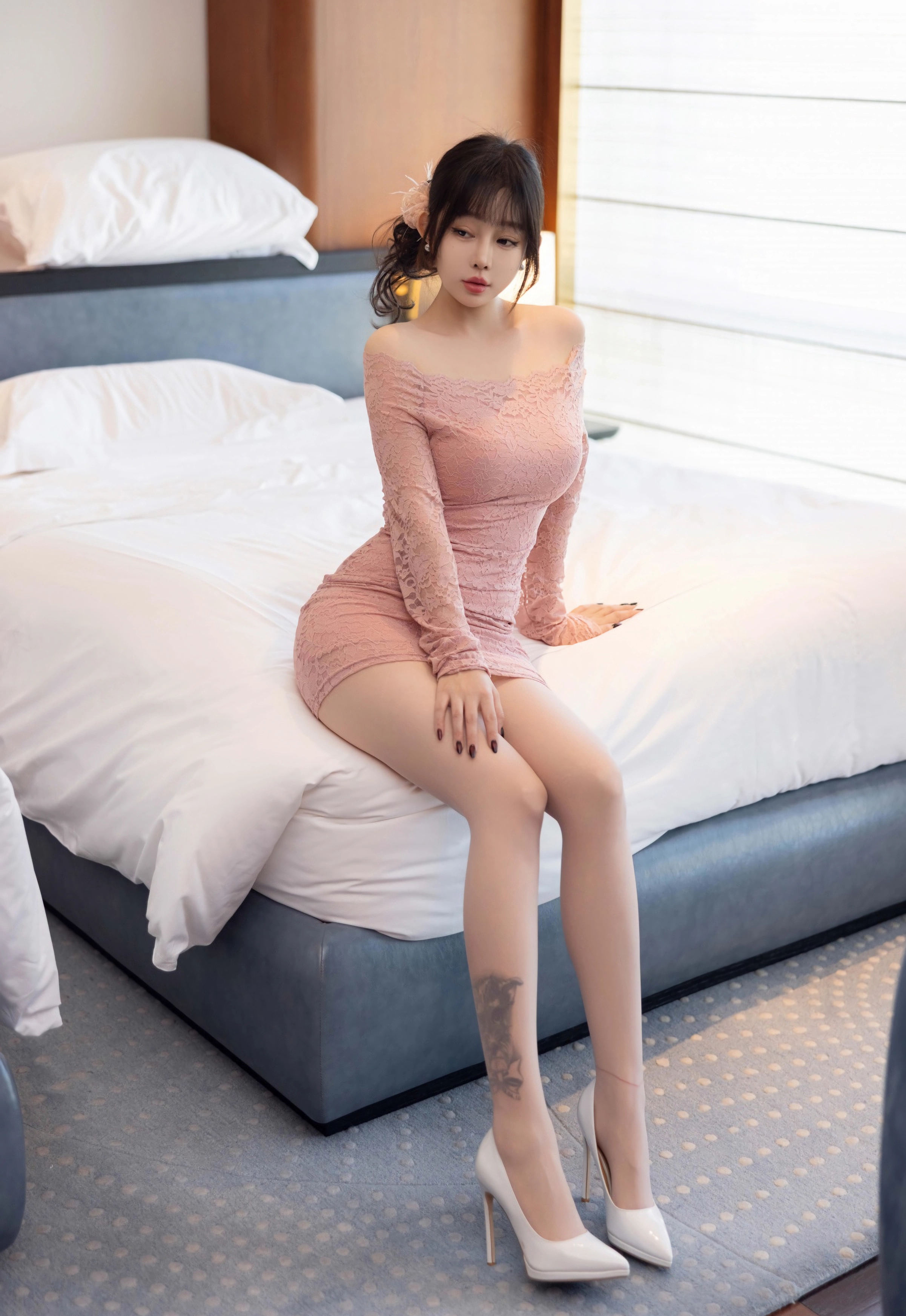 [XiuRen秀人网] No.11043 王羽纯 浅色连衣短裙 性感写真 [77张]插图1