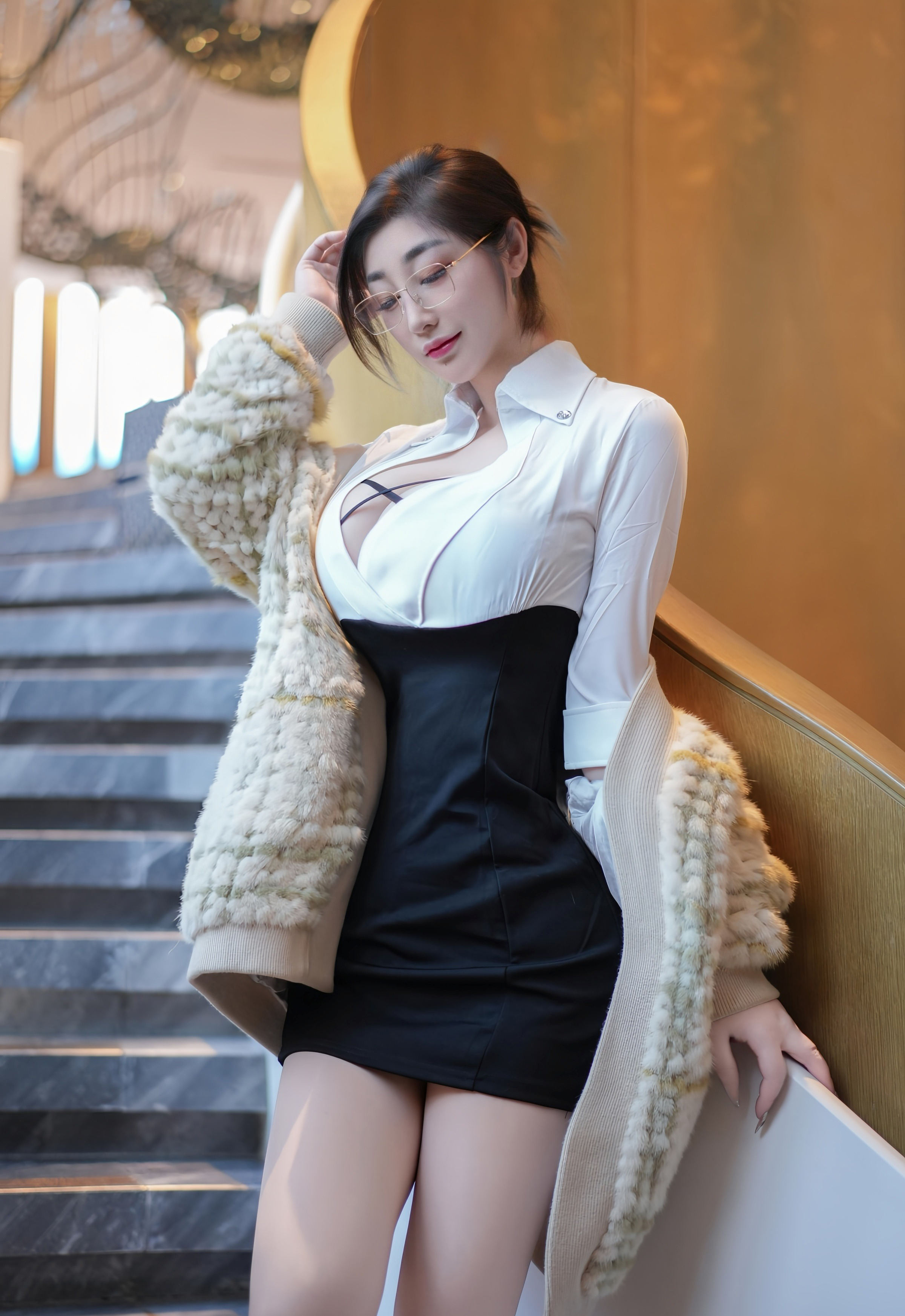 [XiuRen秀人网] No.11045 妲己_Toxic 诱人肉色丝袜 性感写真 [80张]插图