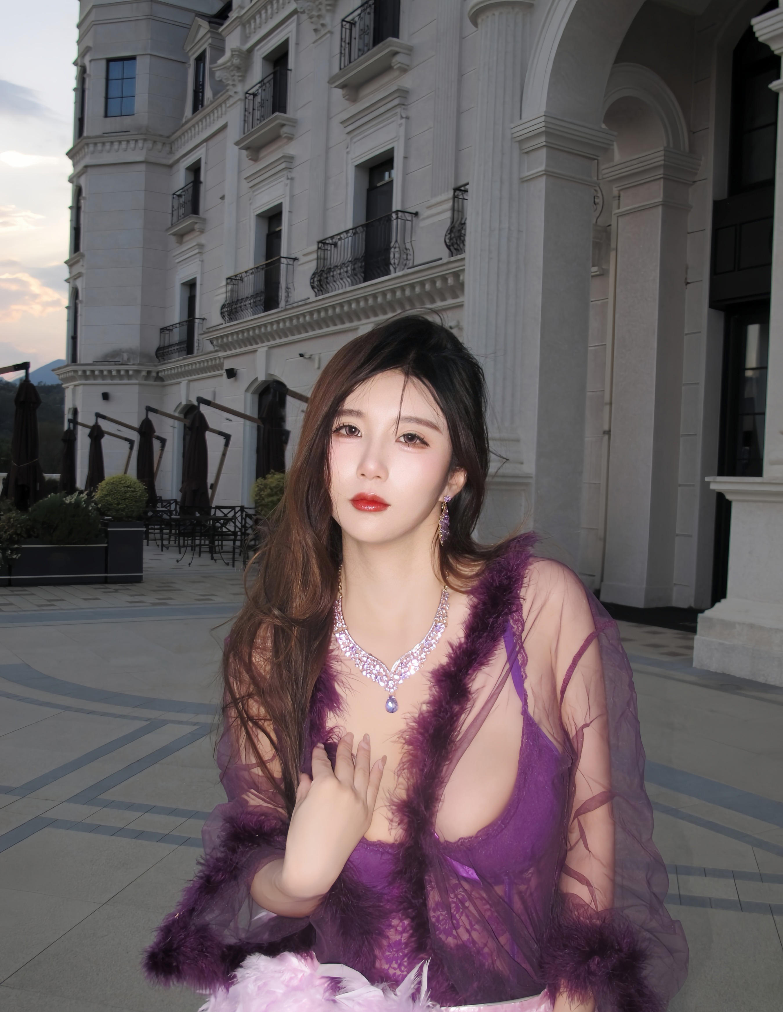 [XiuRen秀人网] No.11047 小肉肉咪 紫色内衣 紫色丝袜 性感写真 [72张]插图1