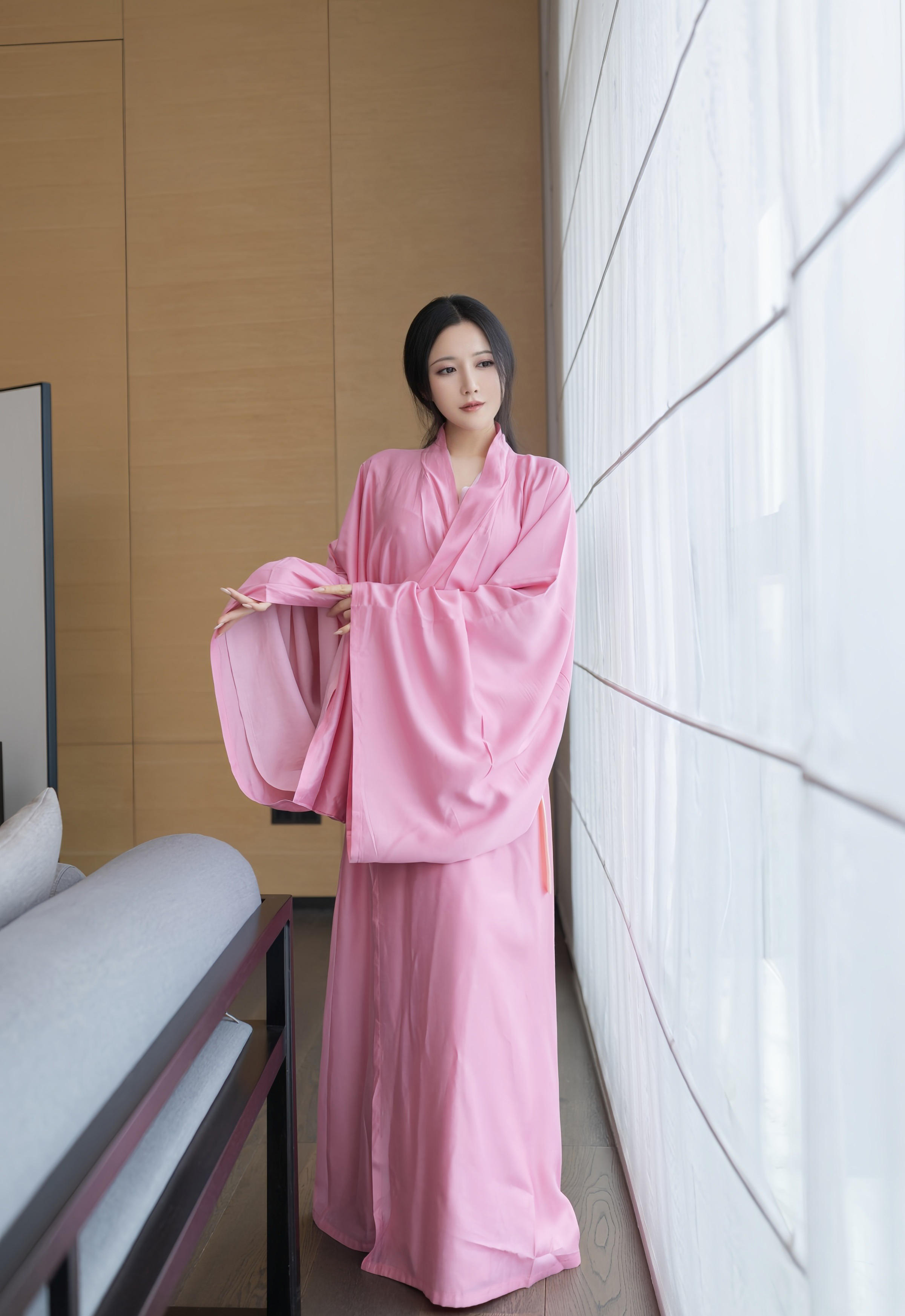 [XiuRen秀人网] No.11049 鱼子酱Fish 粉色月影纱 肉色丝袜 性感写真 [82张]插图1