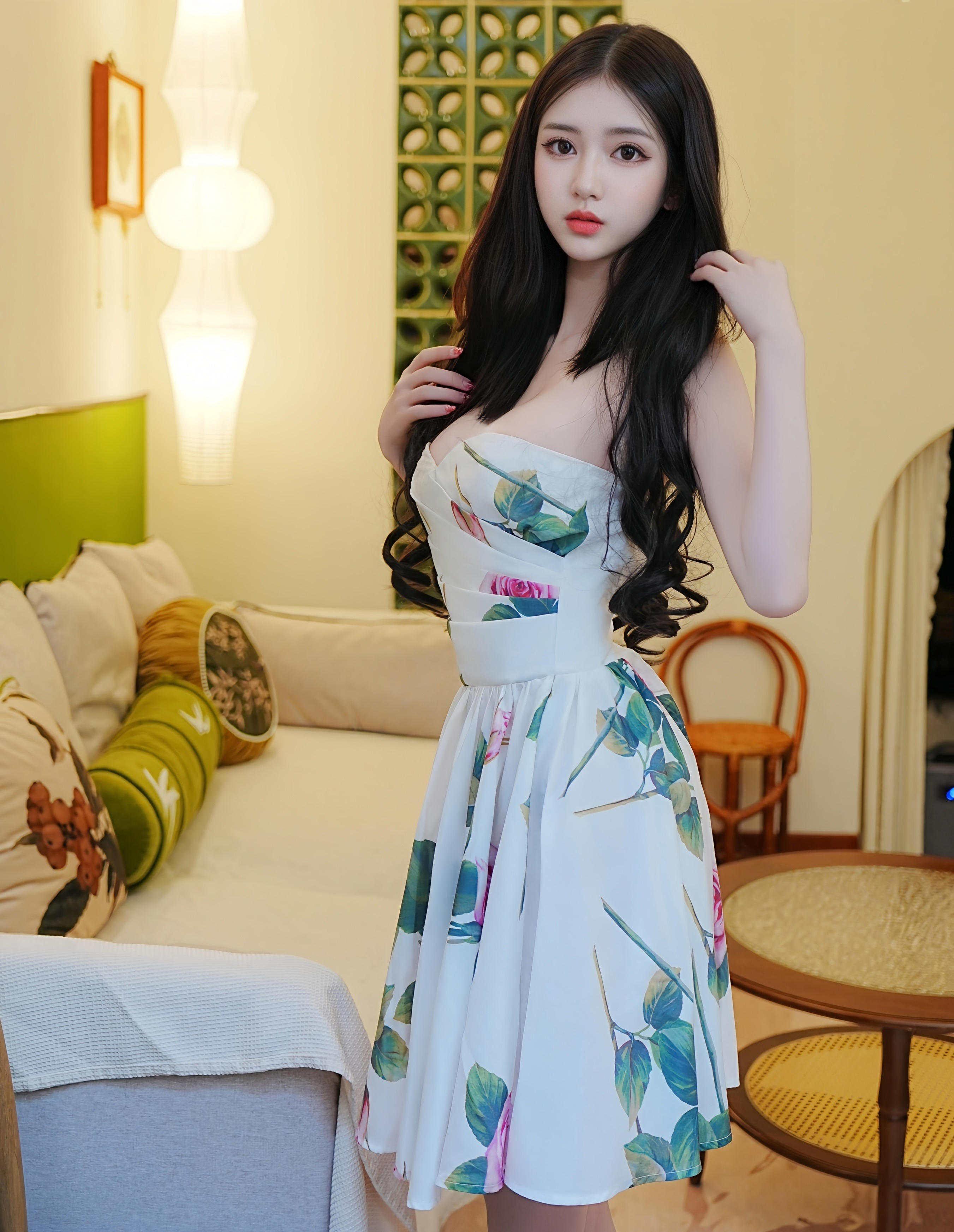 [XiuRen秀人网] No.11051 白小蝶 浅色连衣短裙 性感写真 [72张]插图