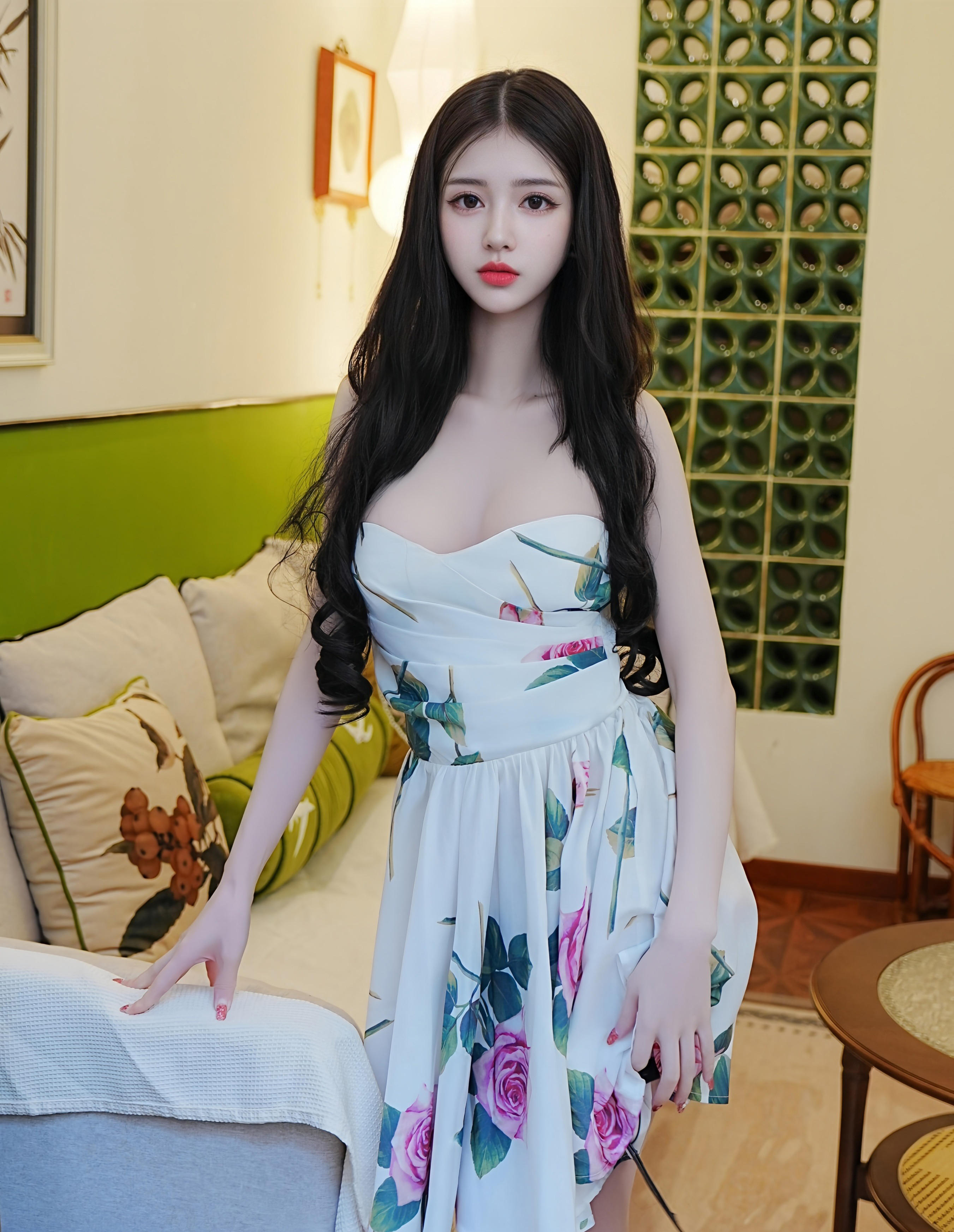 [XiuRen秀人网] No.11051 白小蝶 浅色连衣短裙 性感写真 [72张]插图1