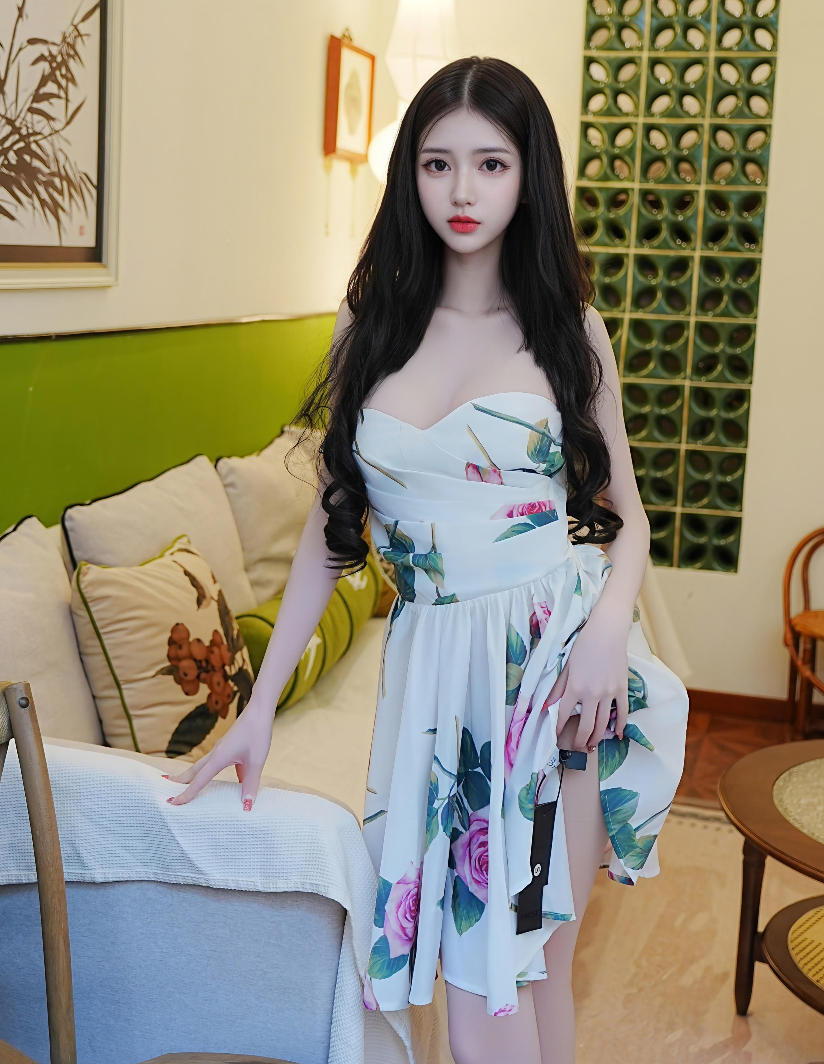 [XiuRen秀人网] No.11051 白小蝶 浅色连衣短裙 性感写真 [72张]插图1