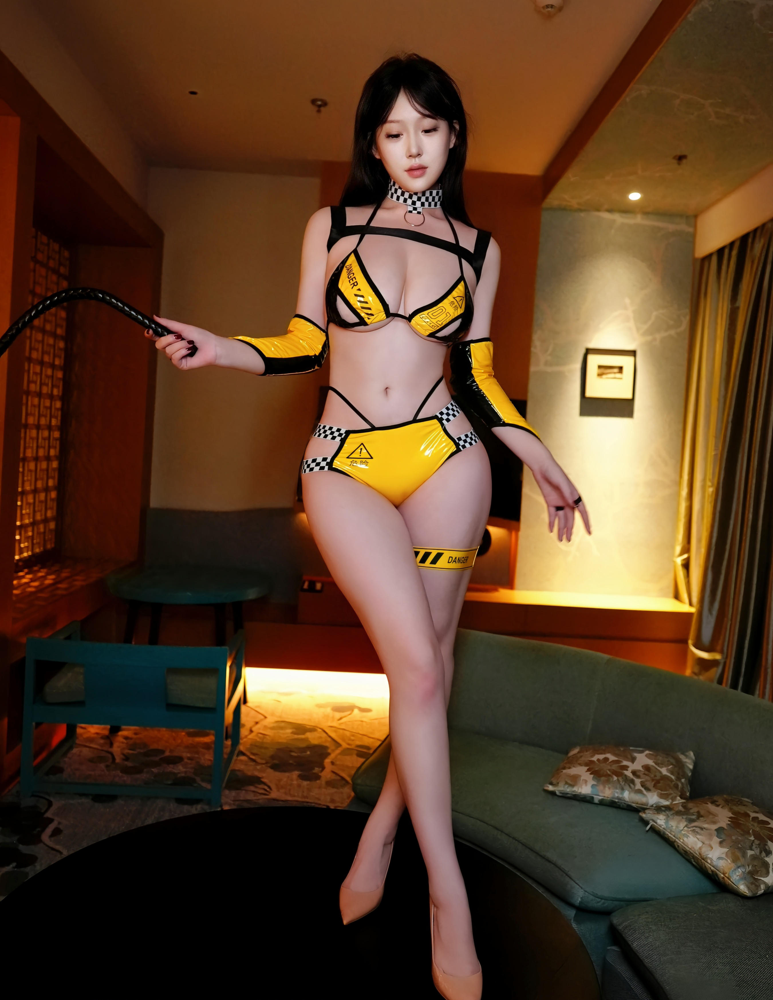 [XiuRen秀人网] No.11056 李沁恩lrene 黄色赛车服 性感写真 [79张]插图